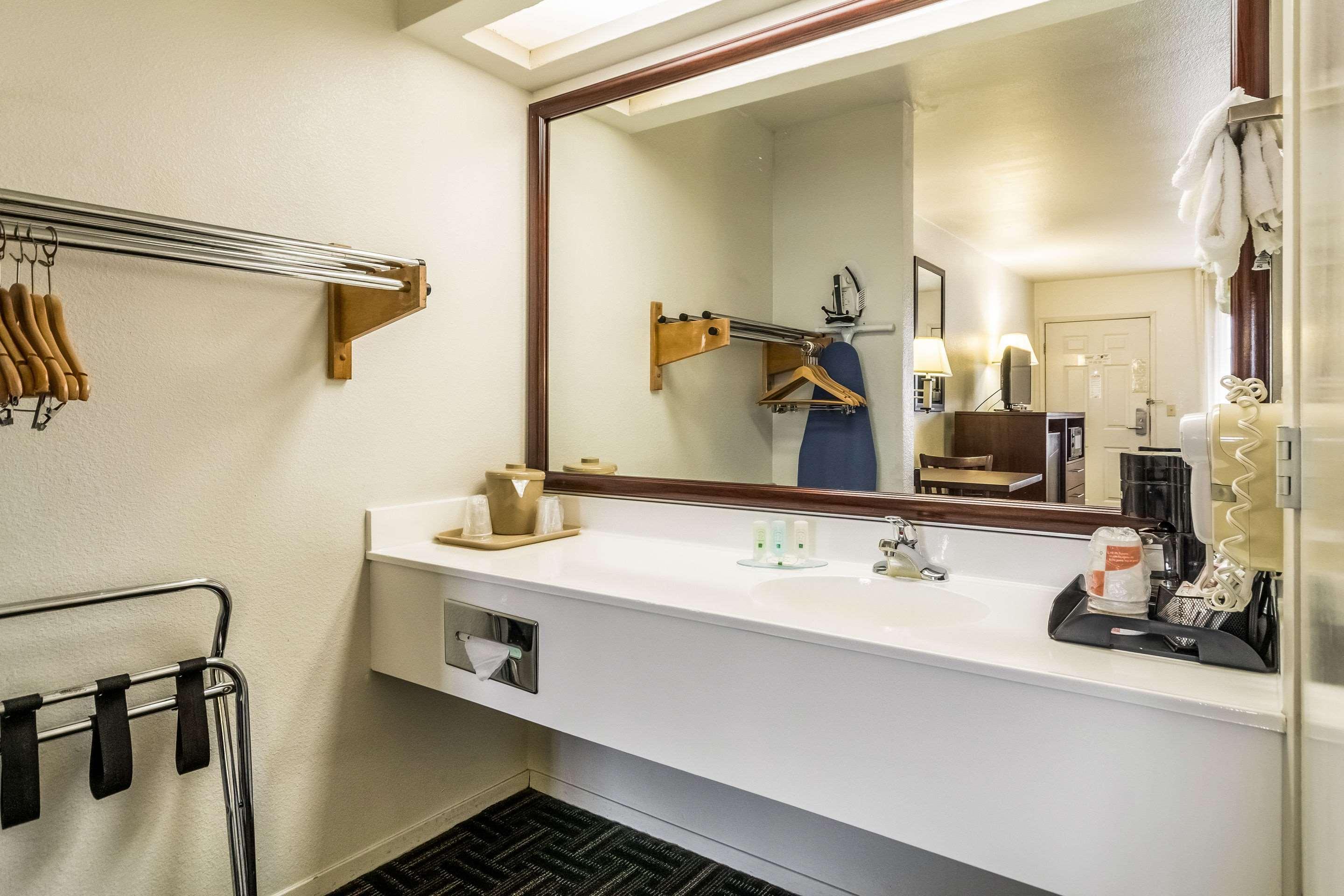Quality Inn Fresno Near University — photo 4
