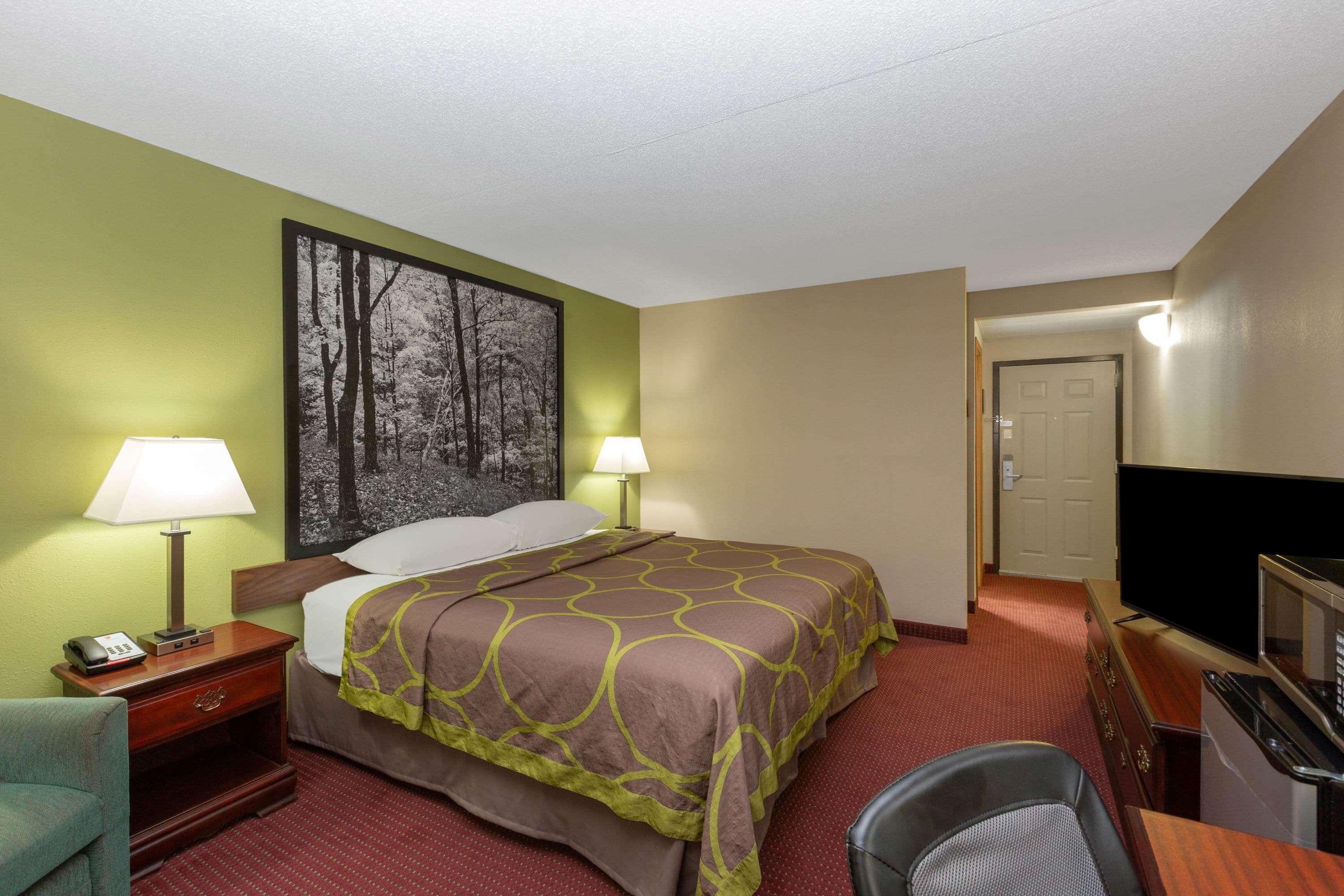 Super 8 by Wyndham Eureka Springs — photo 4