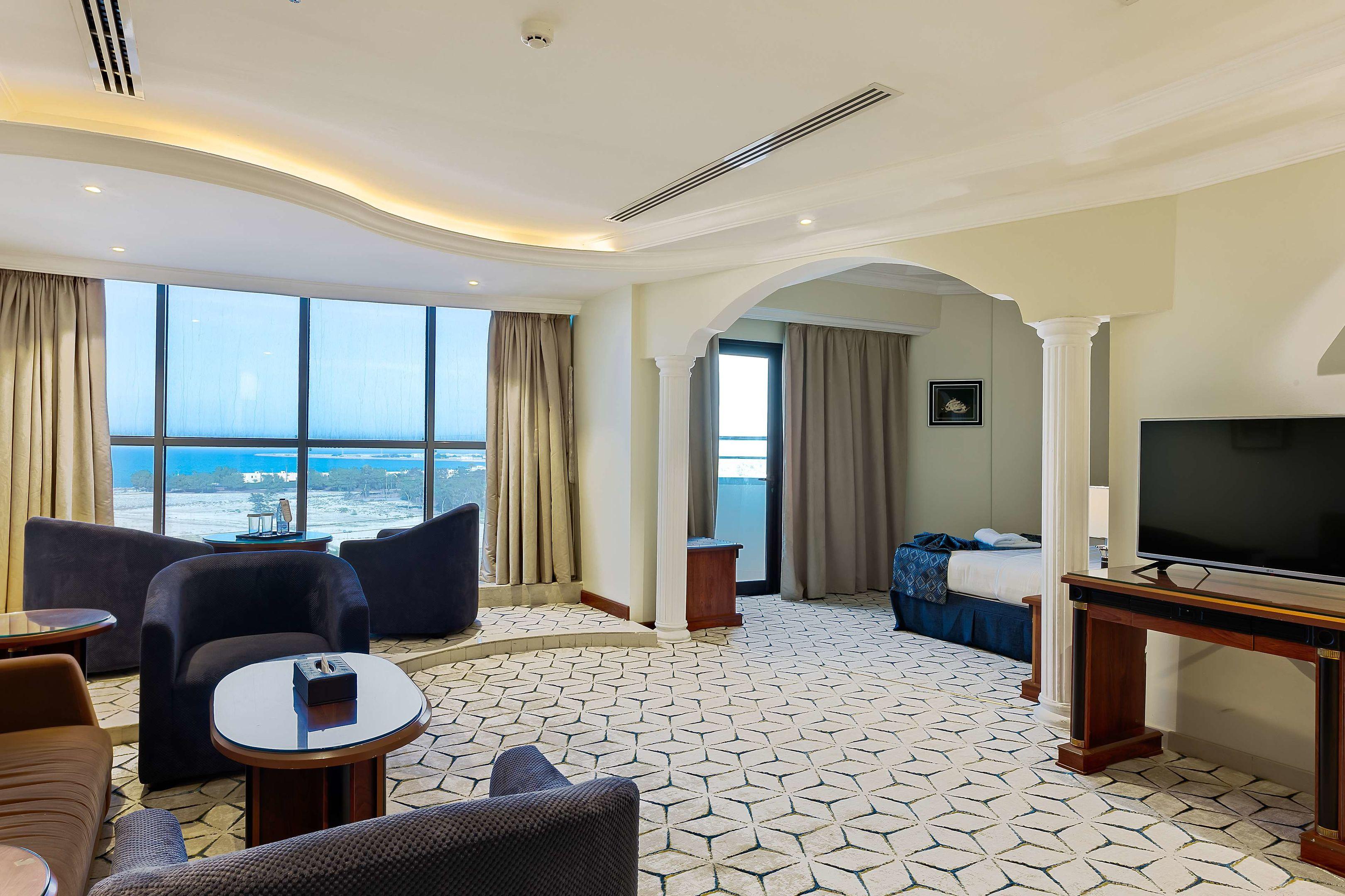 Crown Tower Hotel — photo 4