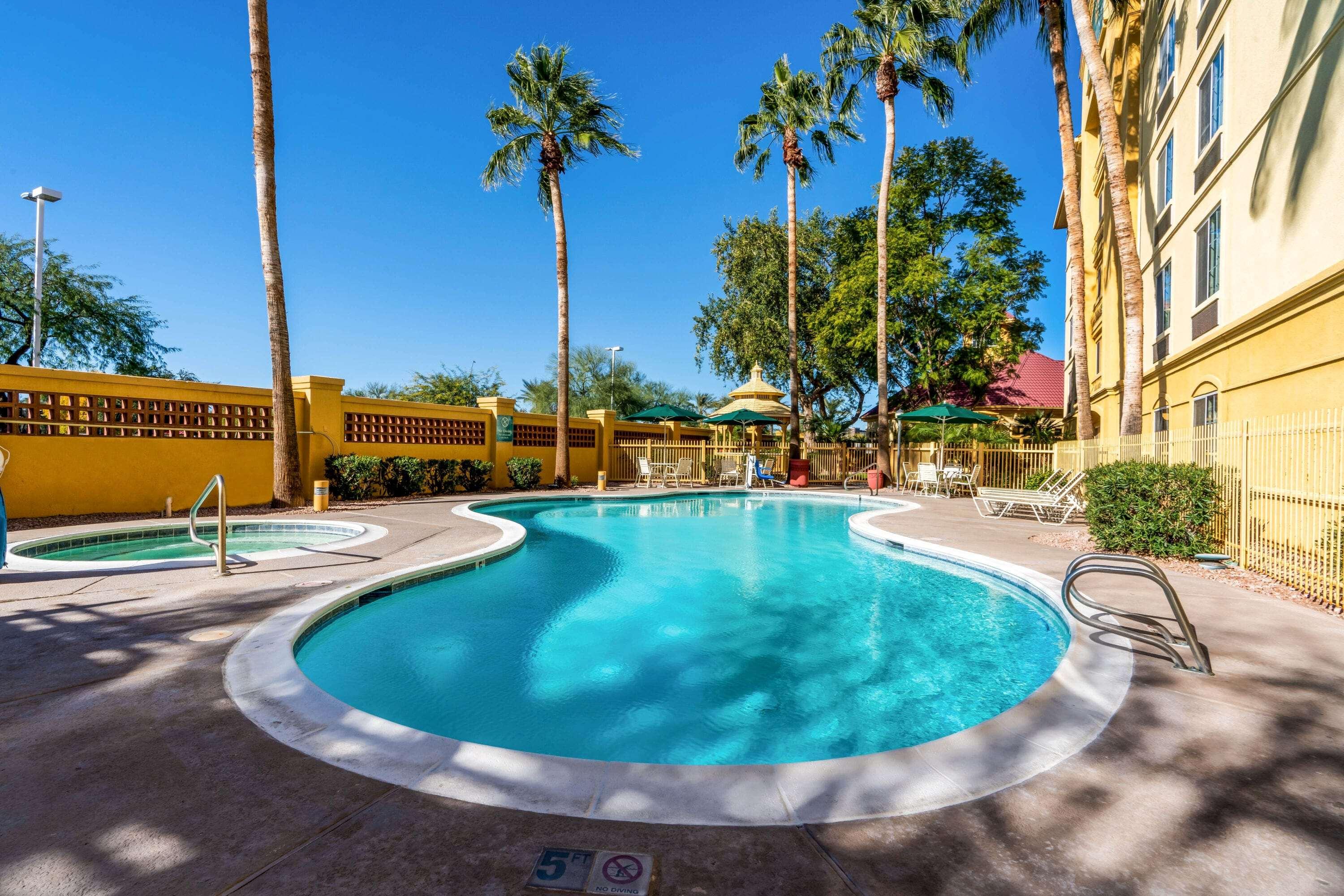La Quinta Inn & Suites Phoenix West Peoria — photo 3