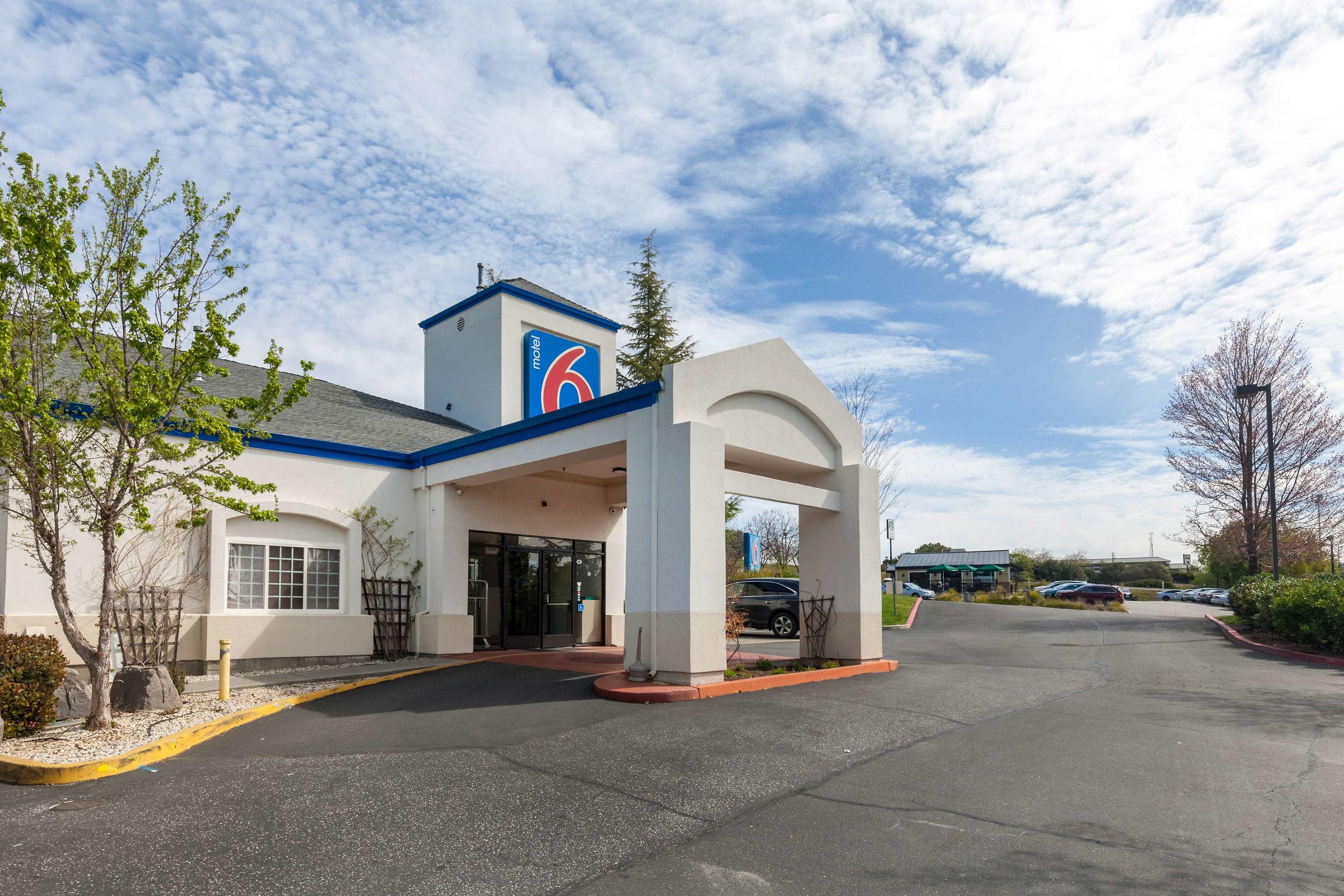 Motel 6 Auburn — photo 4