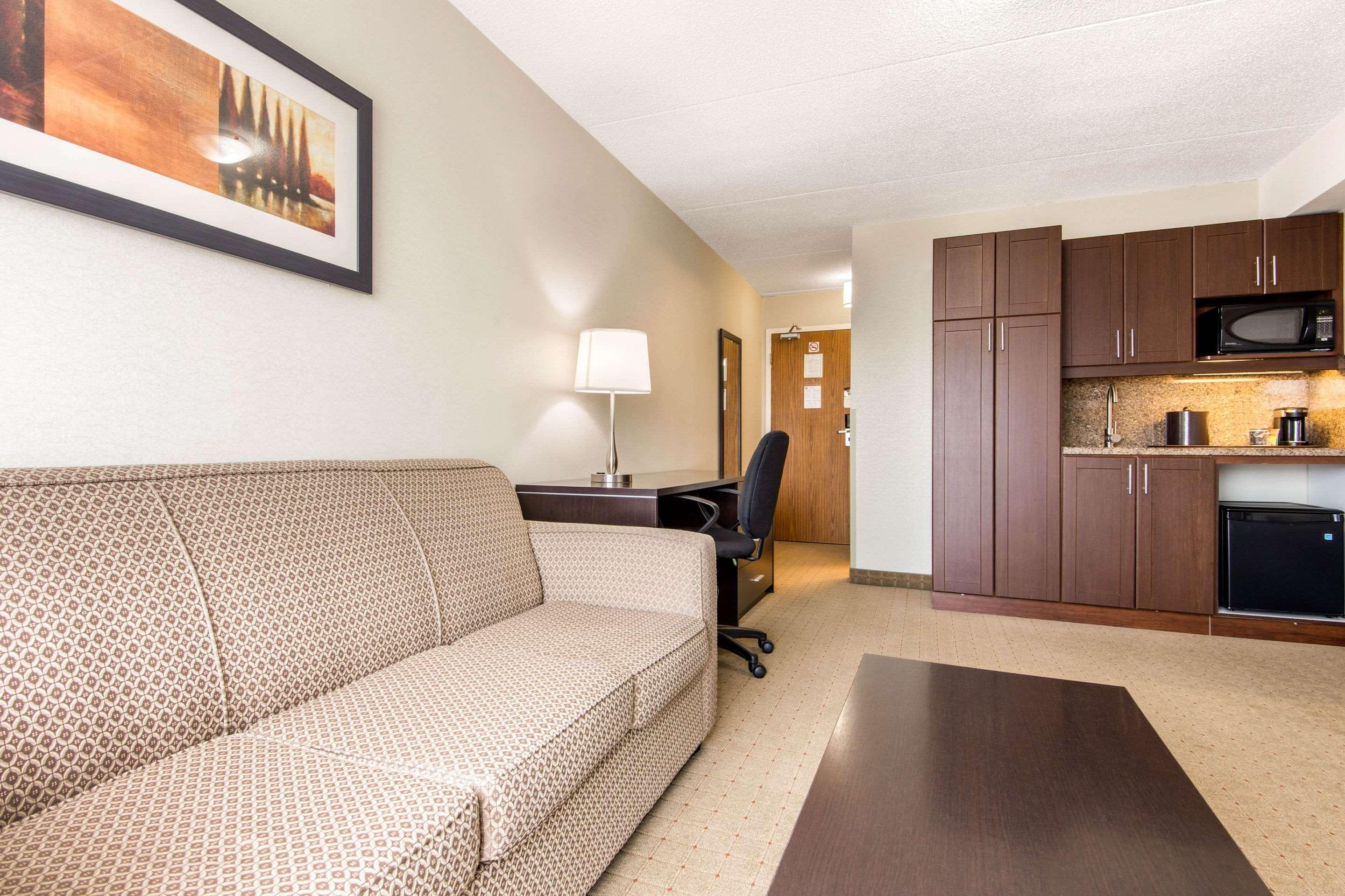 Comfort Inn Airport West — photo 4