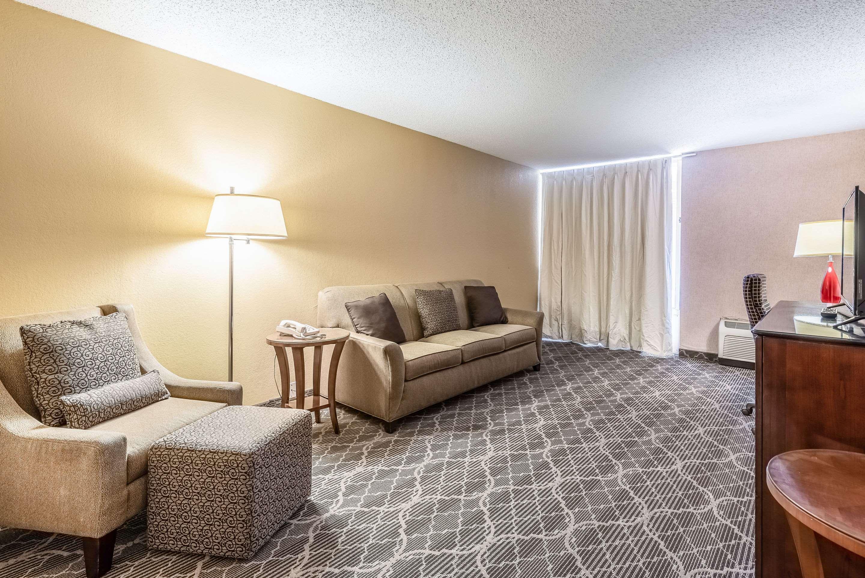 Quality Inn & Suites — photo 5