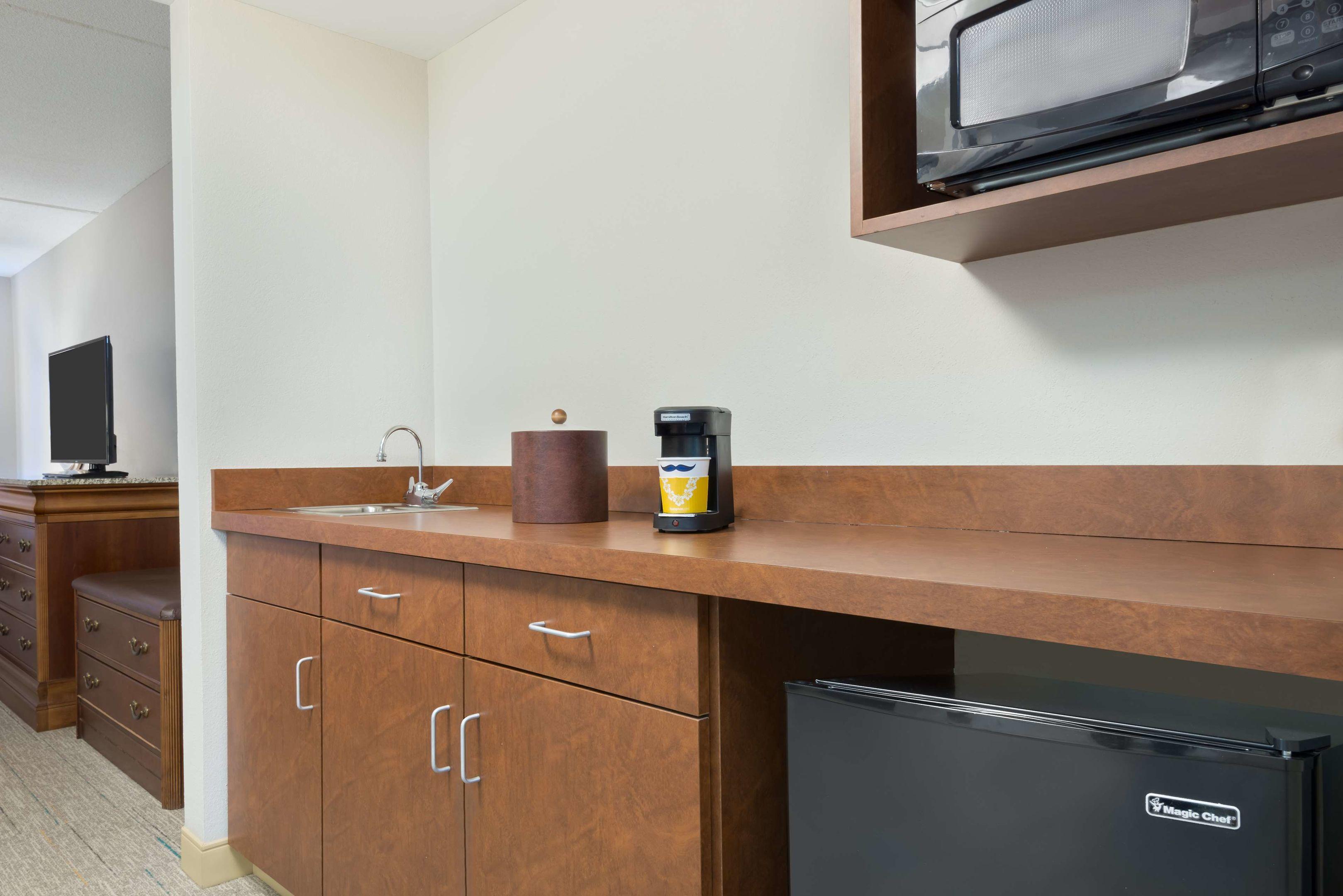 Hampton Inn Hartford/Airport — photo 5