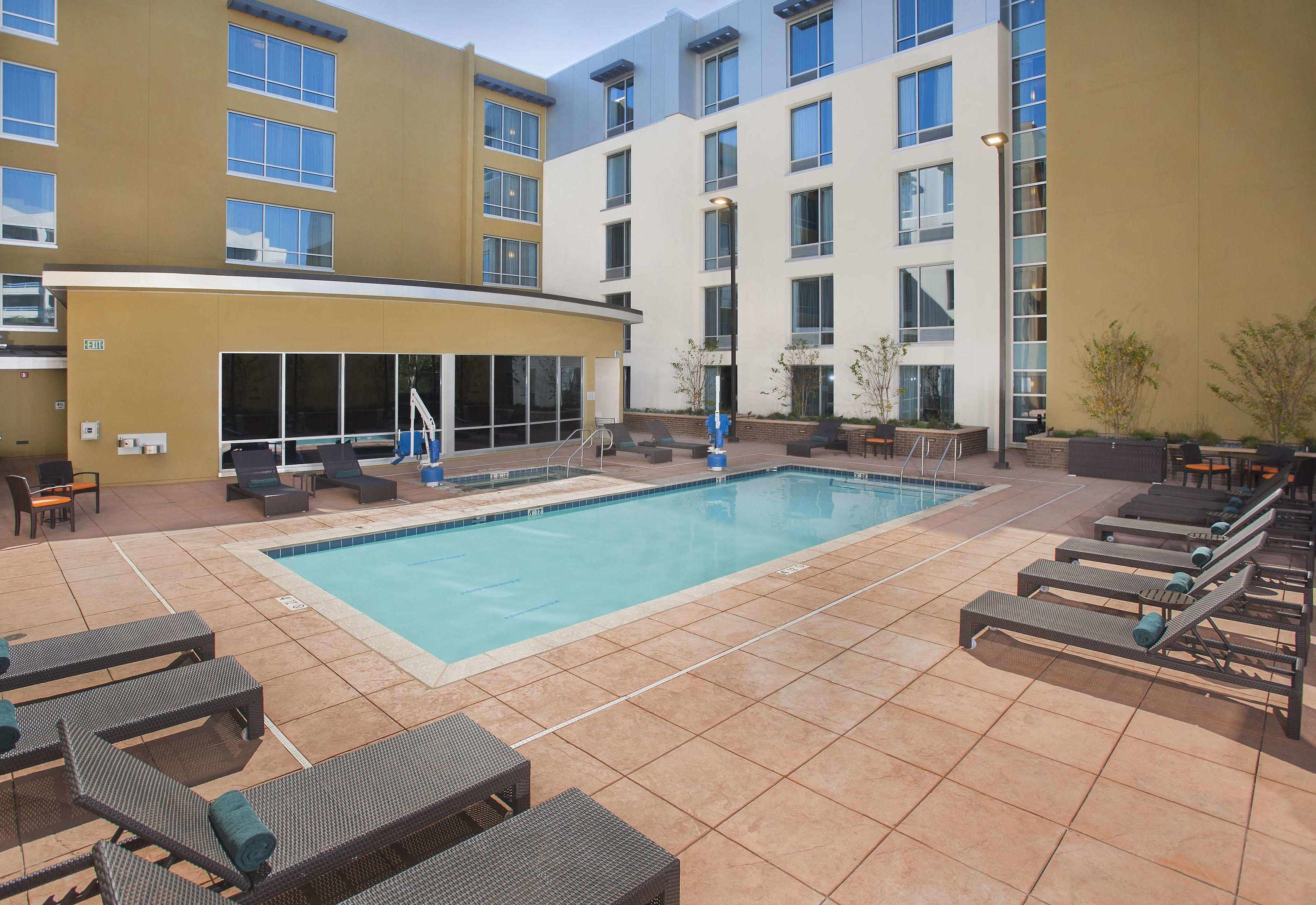 Hilton Garden Inn Burbank Downtown — photo 4
