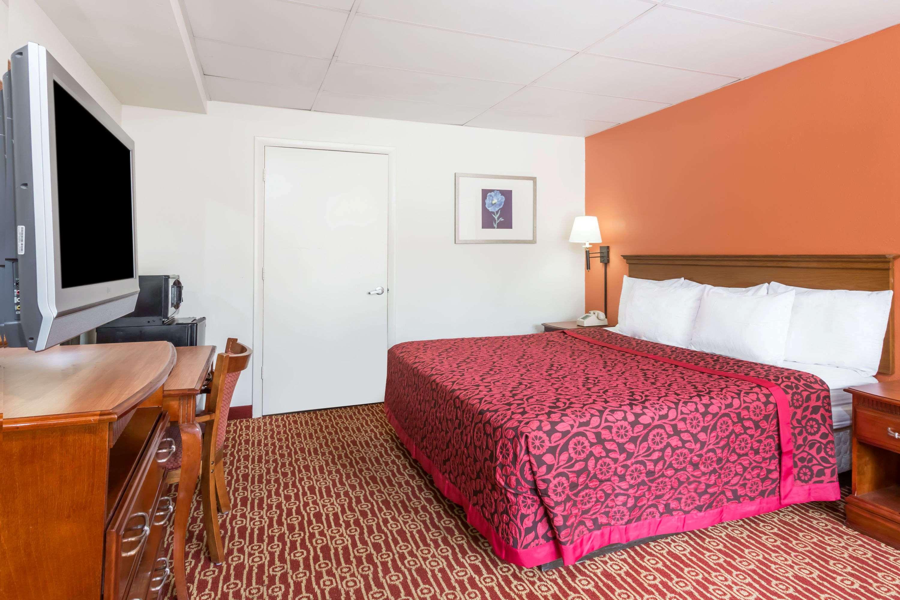 Days Inn Fredericksburg North — photo 3