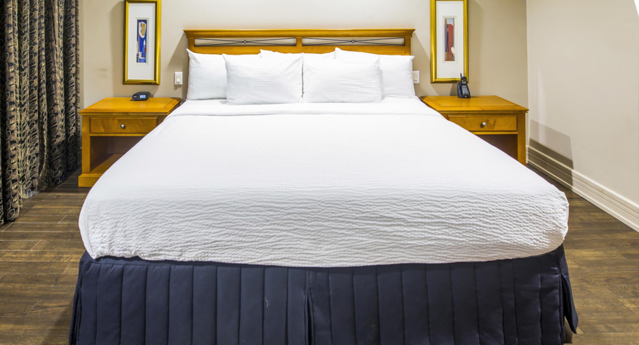 Royal Hotel Calgary, Trademark Collection by Wyndham — photo 3