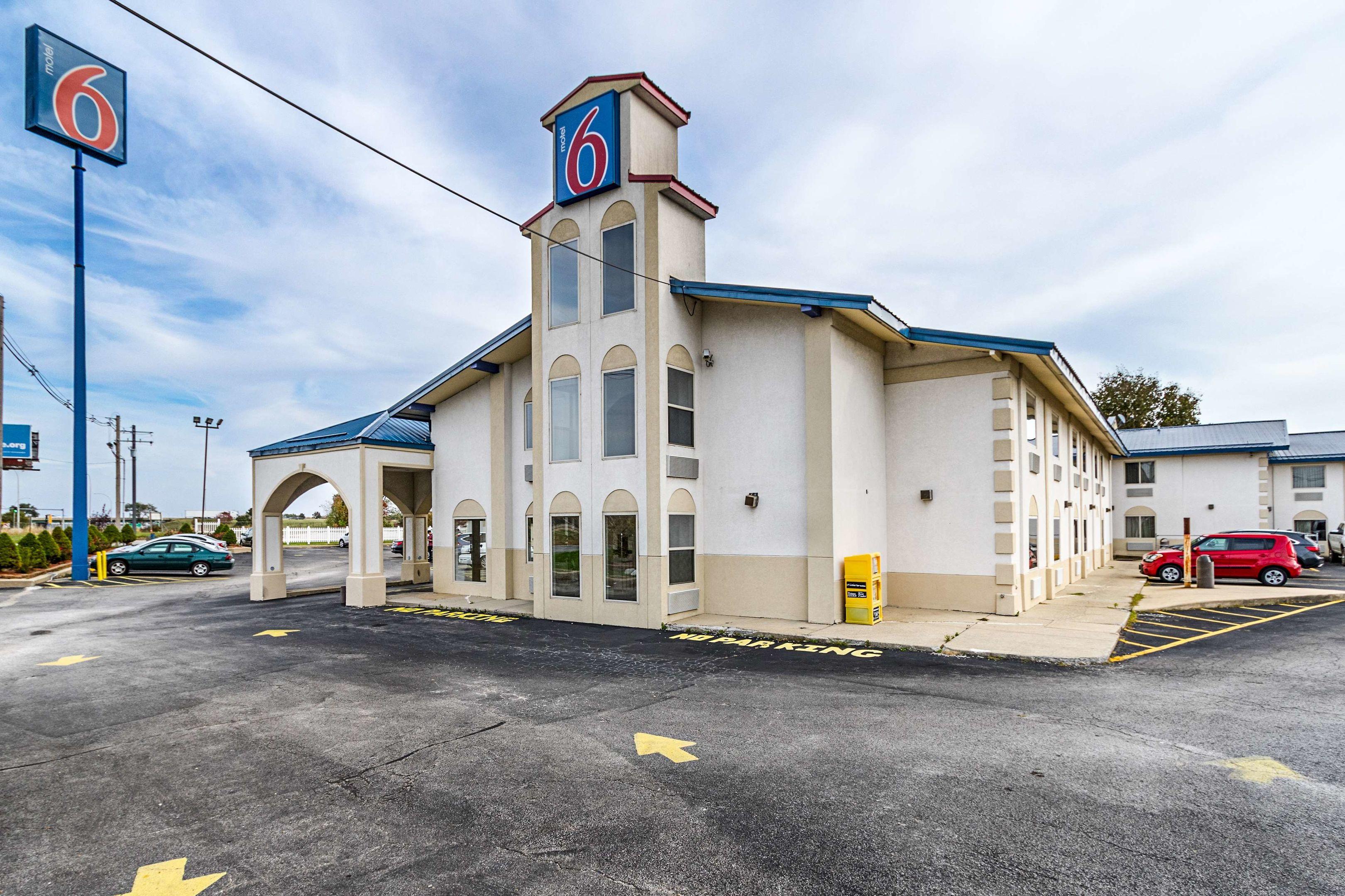 Motel 6 Urbana — photo 3