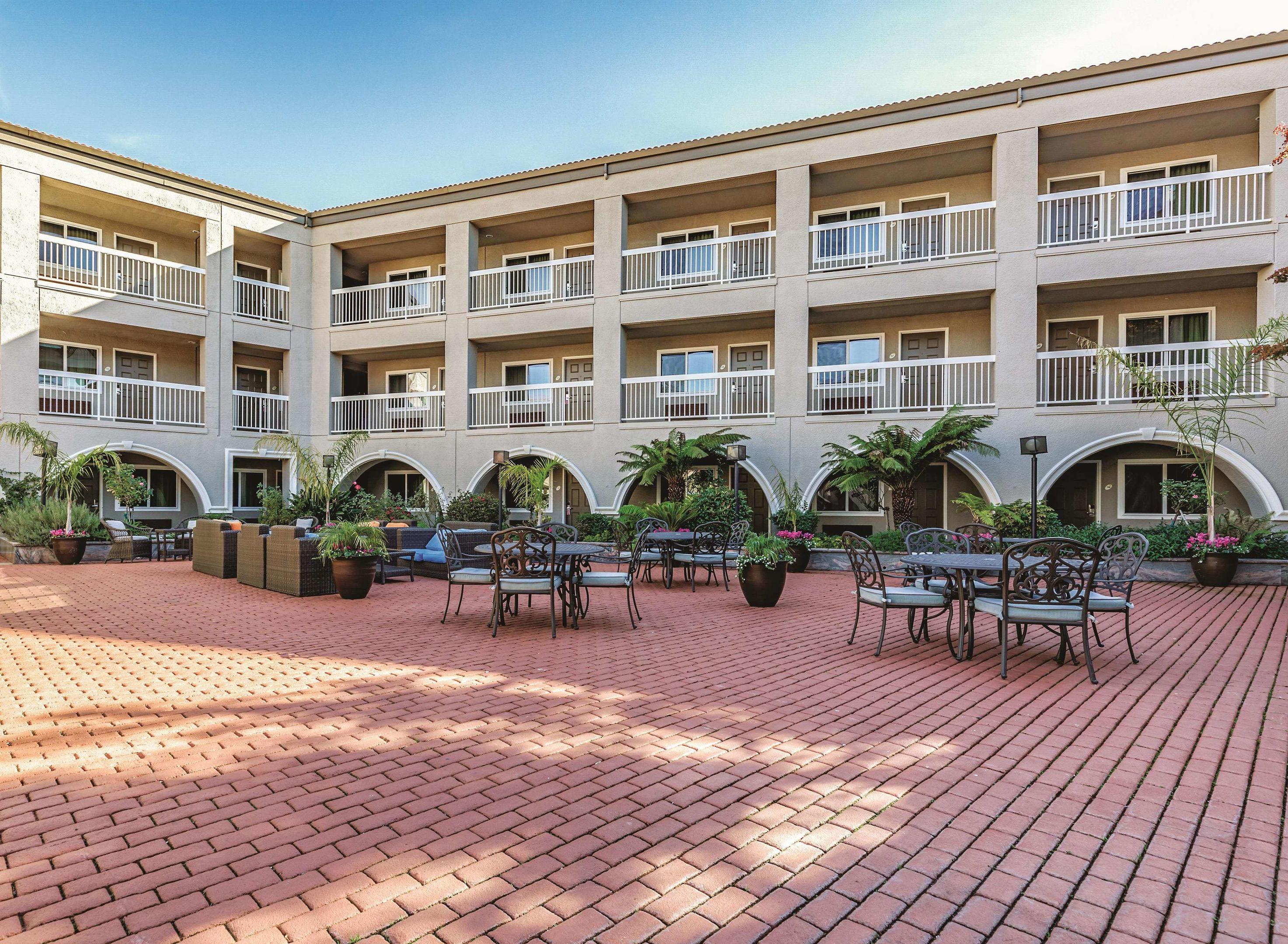 La Quinta Inn & Suites San Francisco Airport West — photo 4