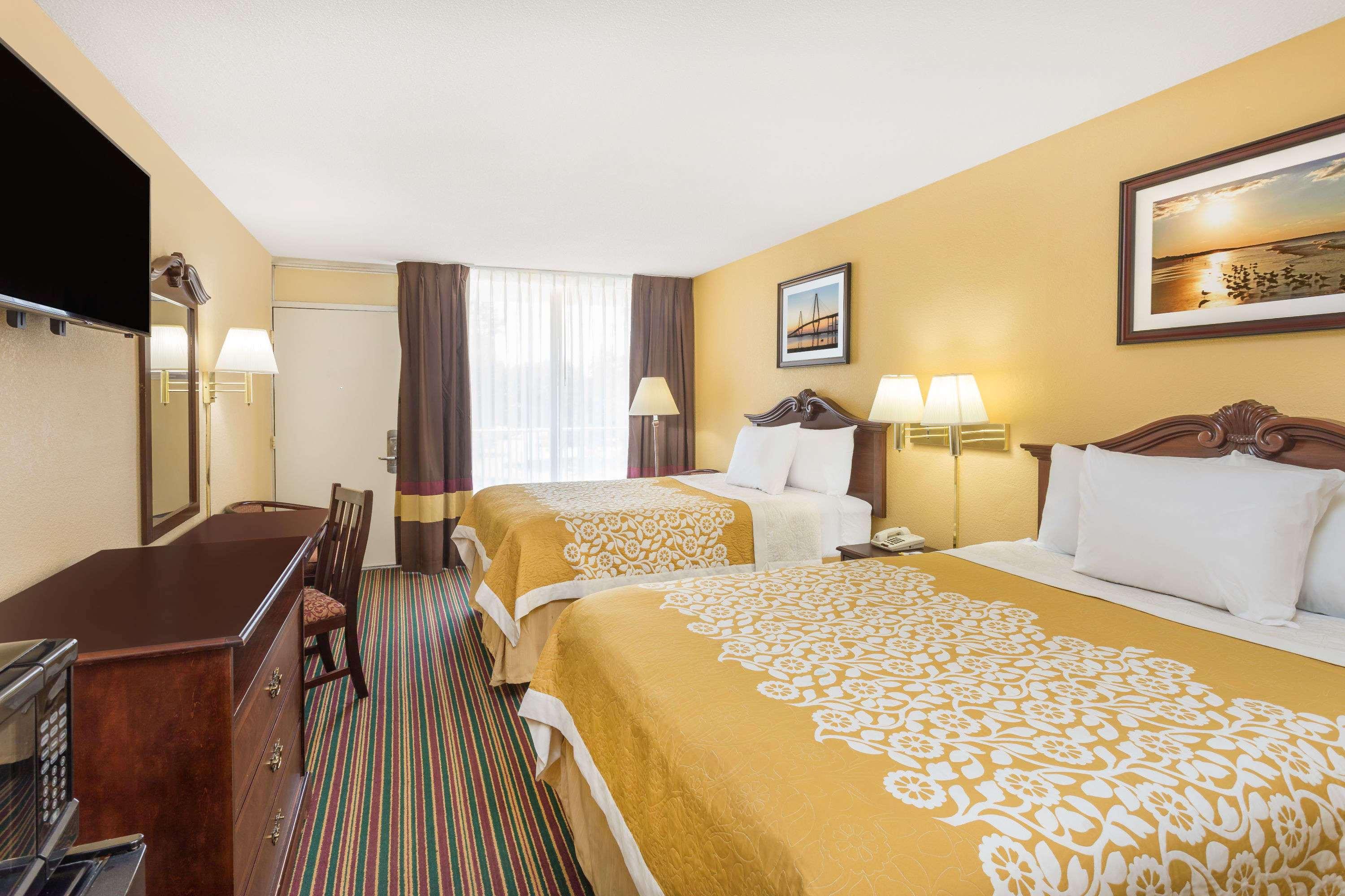 Days Inn Mount Pleasant-Patriot's Point — photo 5