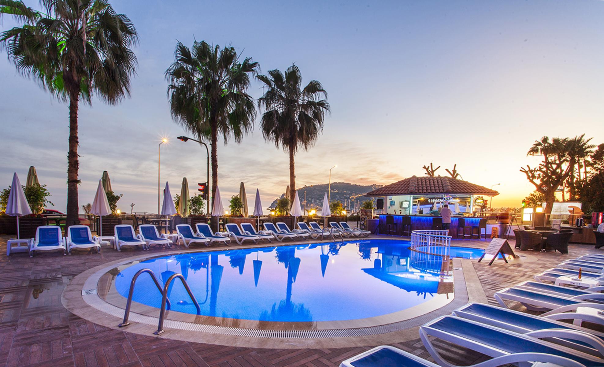 Parador Beach Hotel — photo 4
