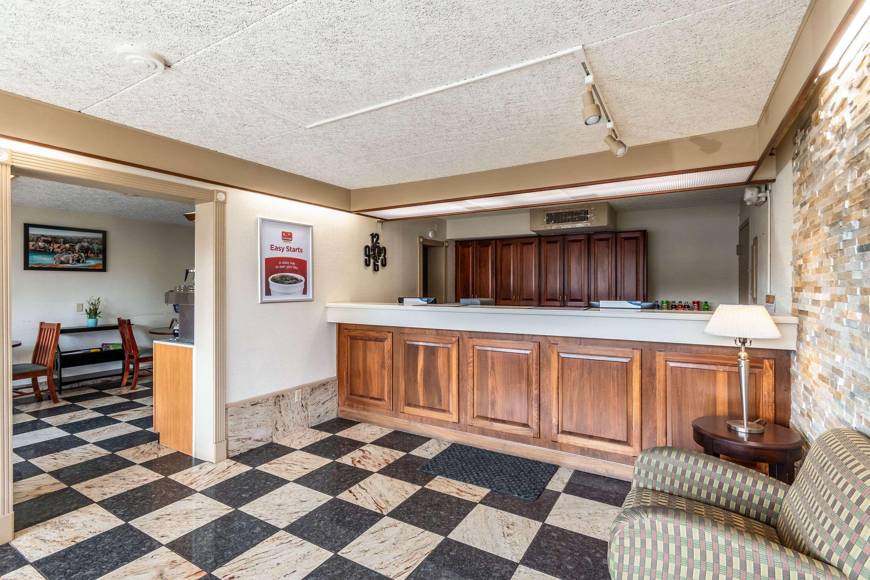 Econo Lodge Zanesville — photo 3