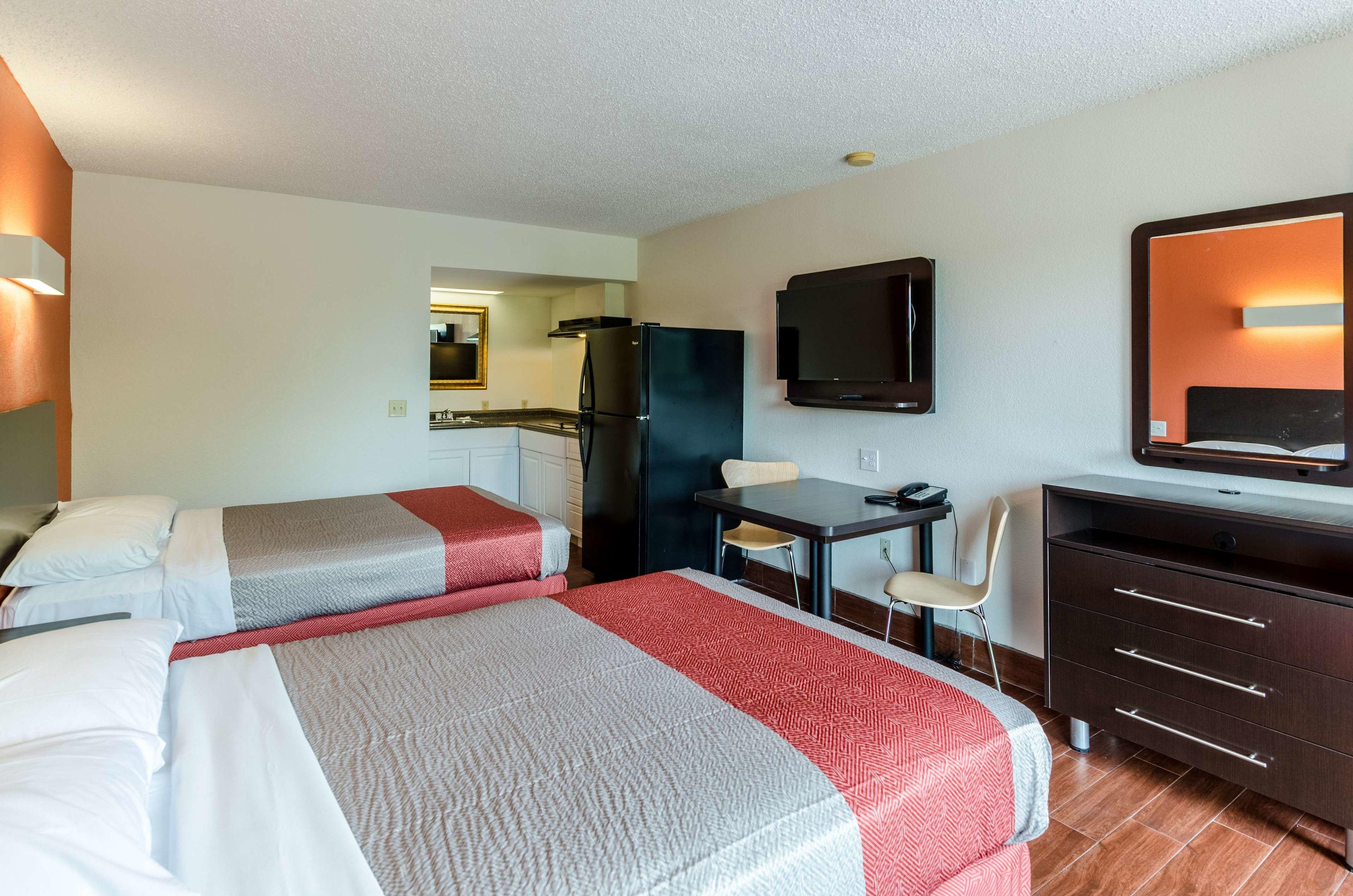 Motel 6 Lexington — photo 5