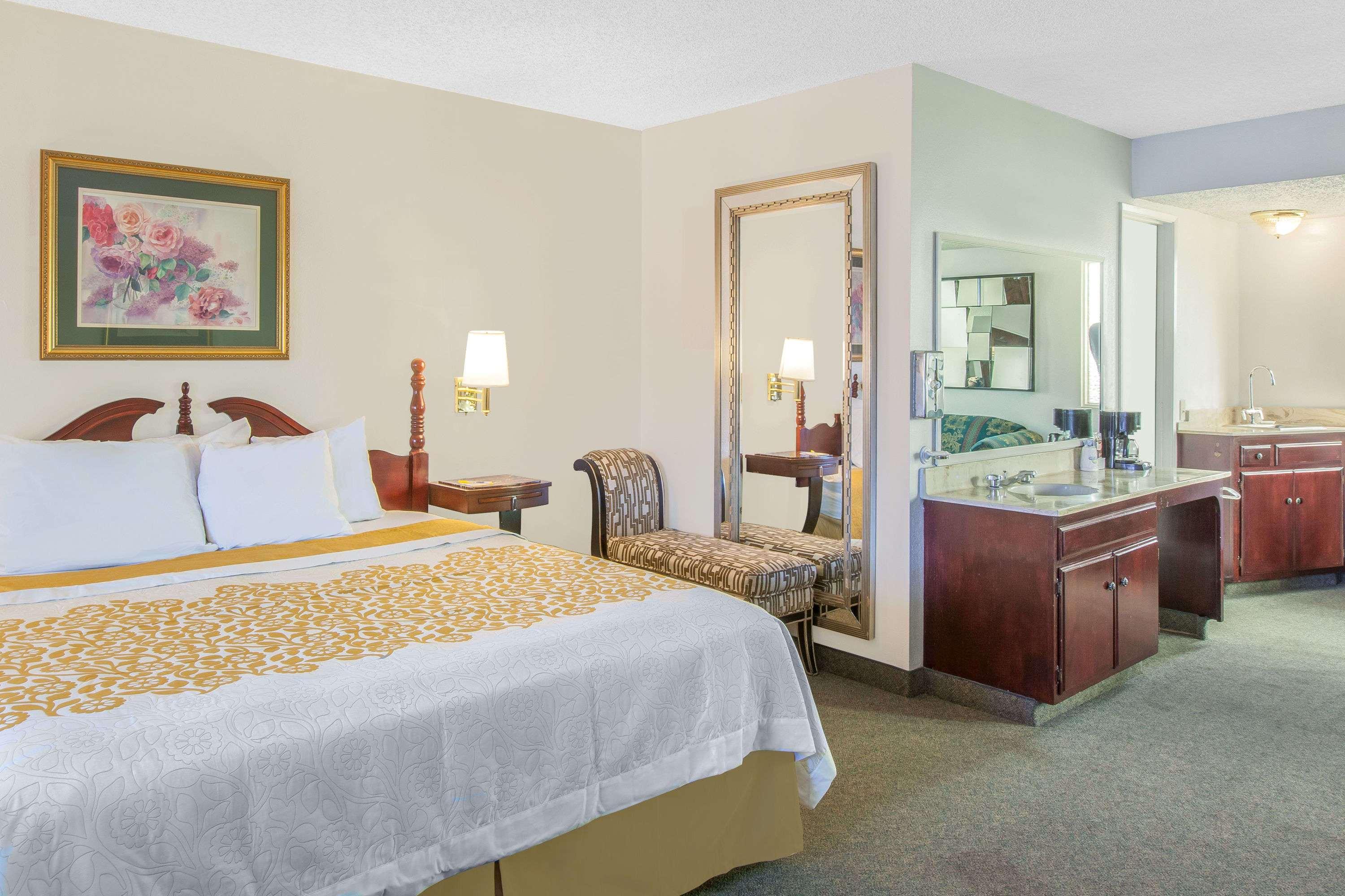 Days Inn Camarillo - Ventura — photo 5