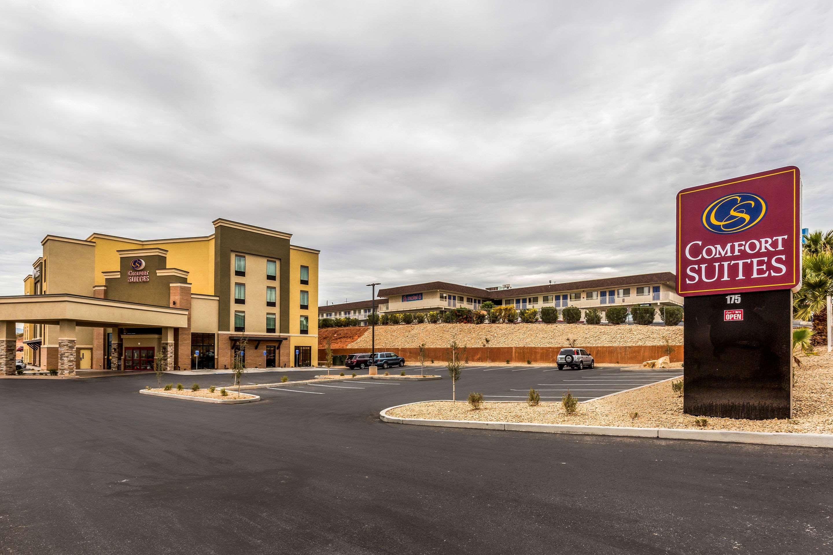 Comfort Suites — photo 4