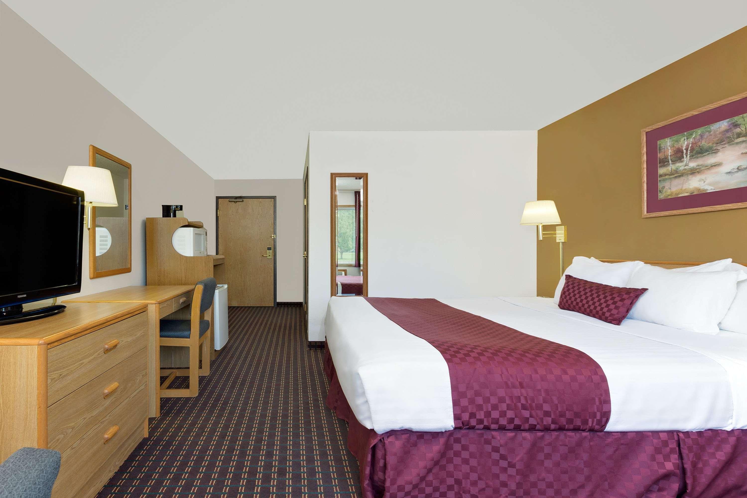 Ramada Richland Center — photo 5