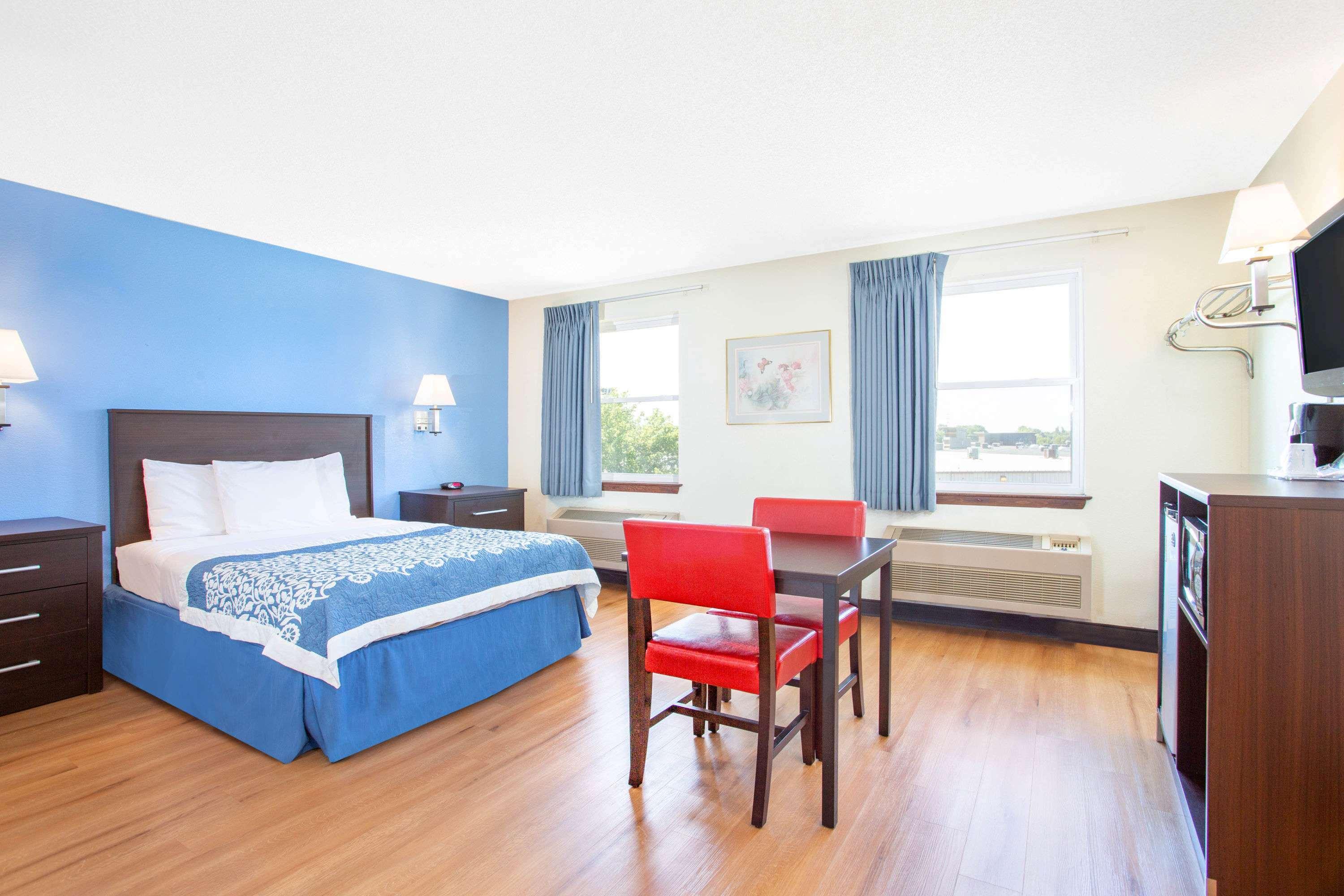 Days Inn Lancaster PA Dutch Country — photo 4