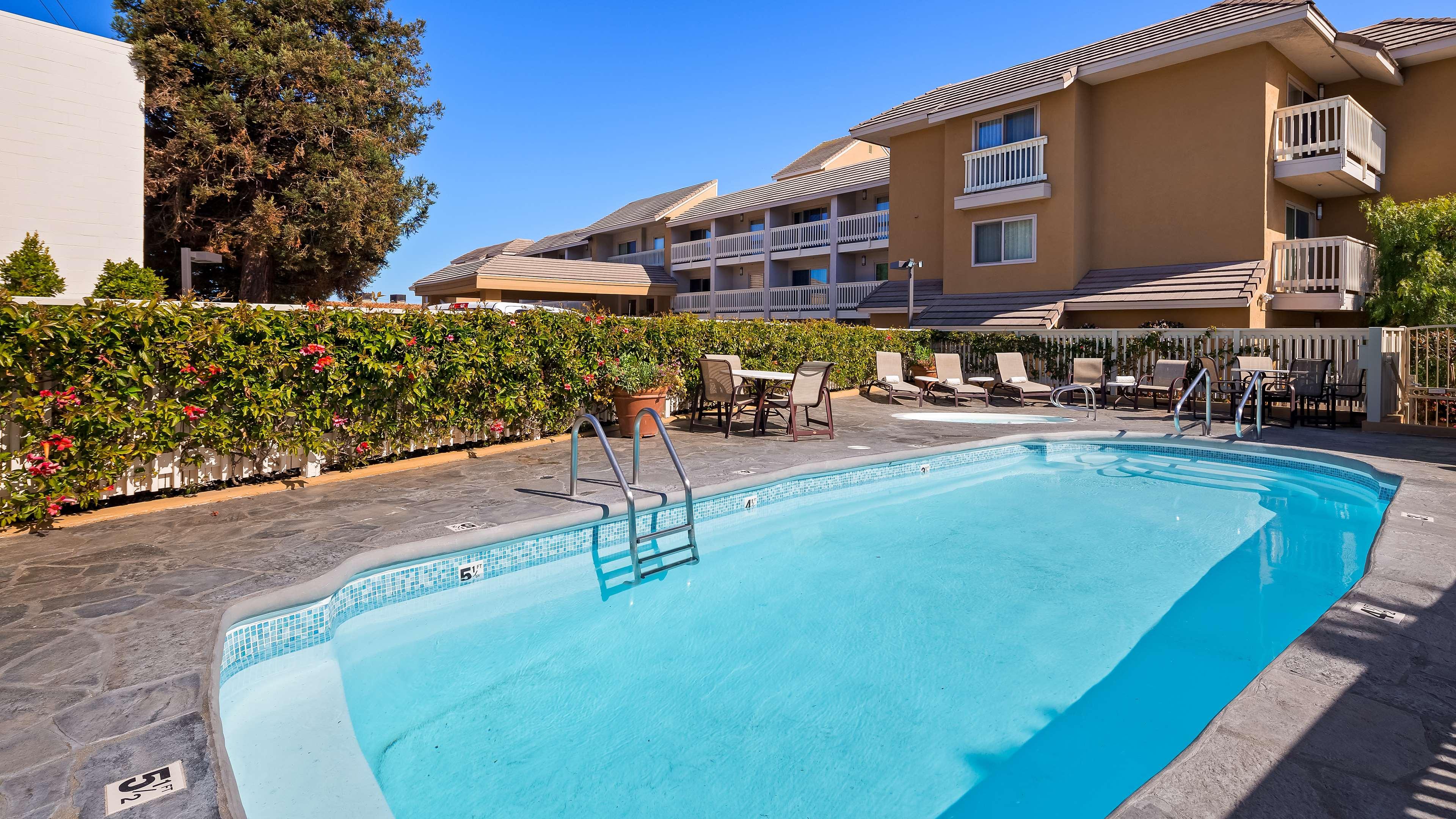 Best Western Plus Monterey Inn — photo 4