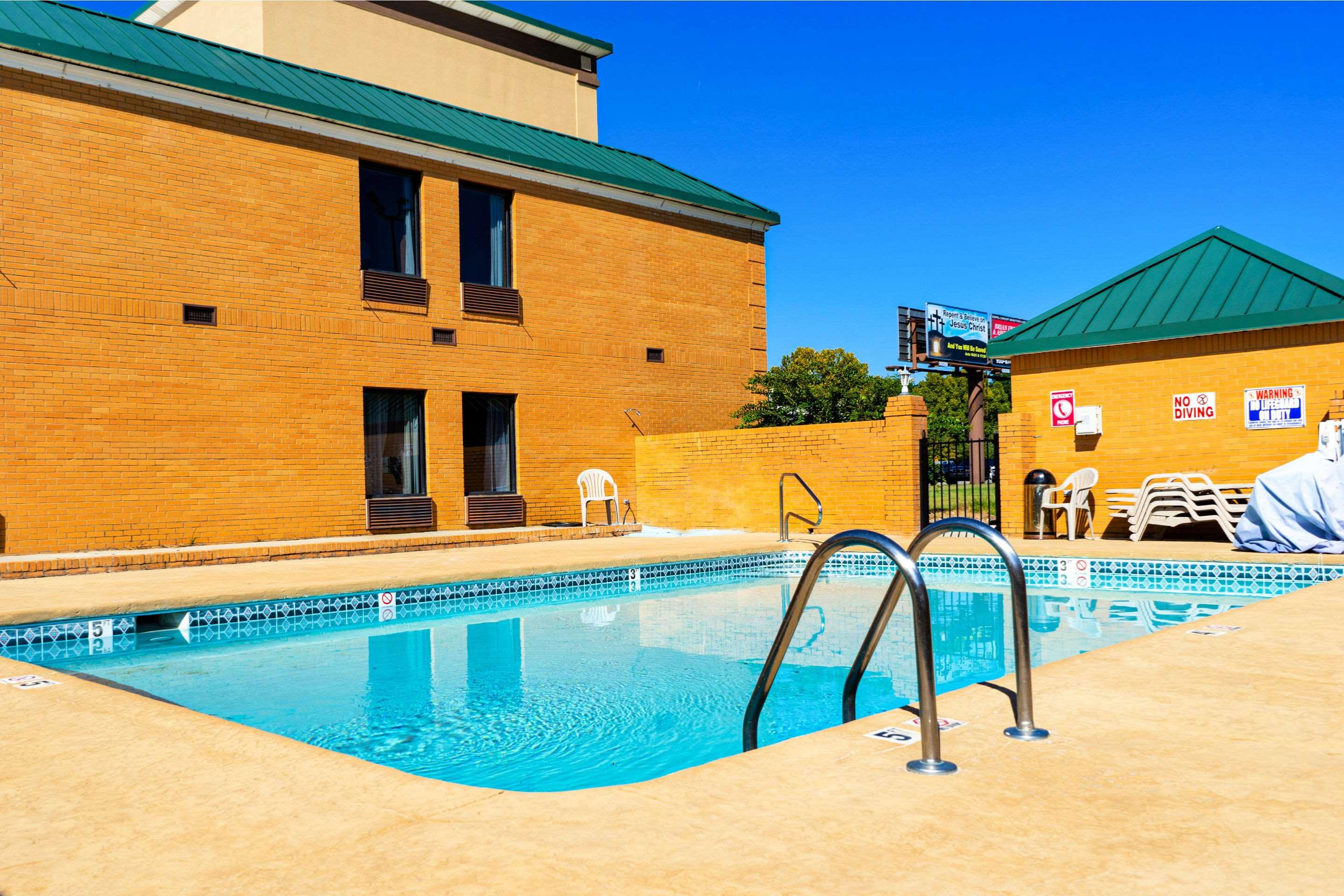 Quality Inn Whiteville — photo 5