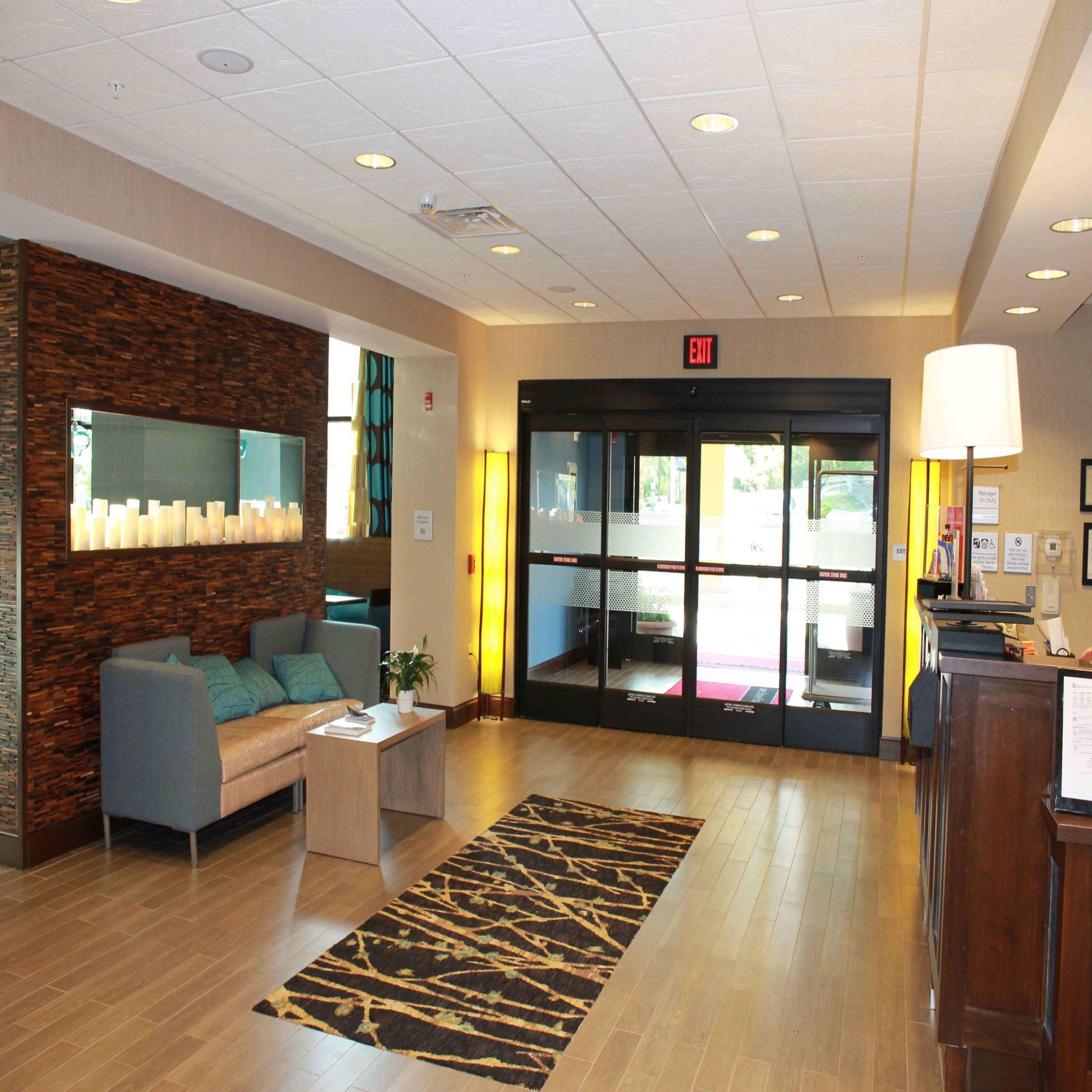 Hampton Inn & Suites Bartonsville — photo 5