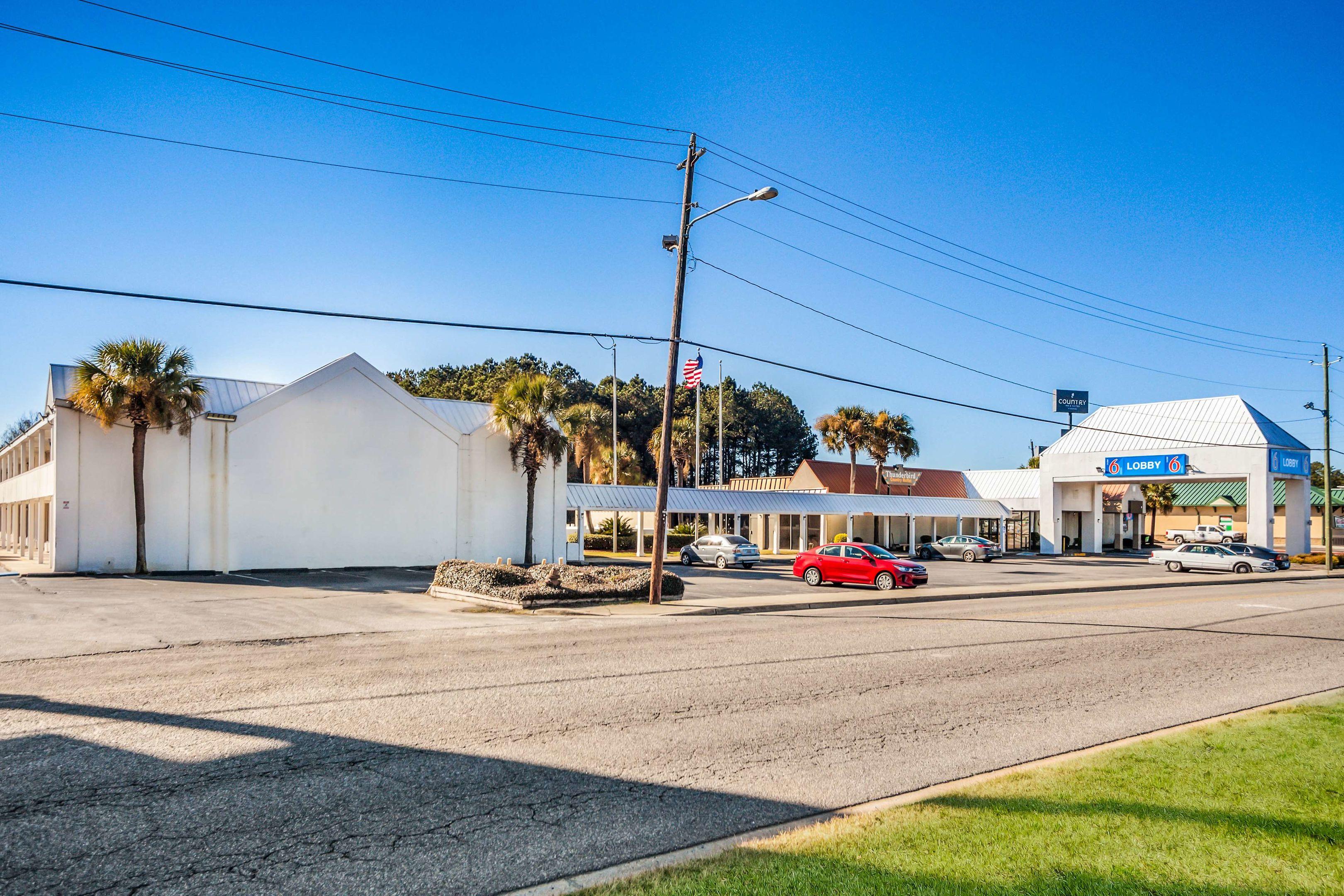Motel 6 Florence, SC — photo 5