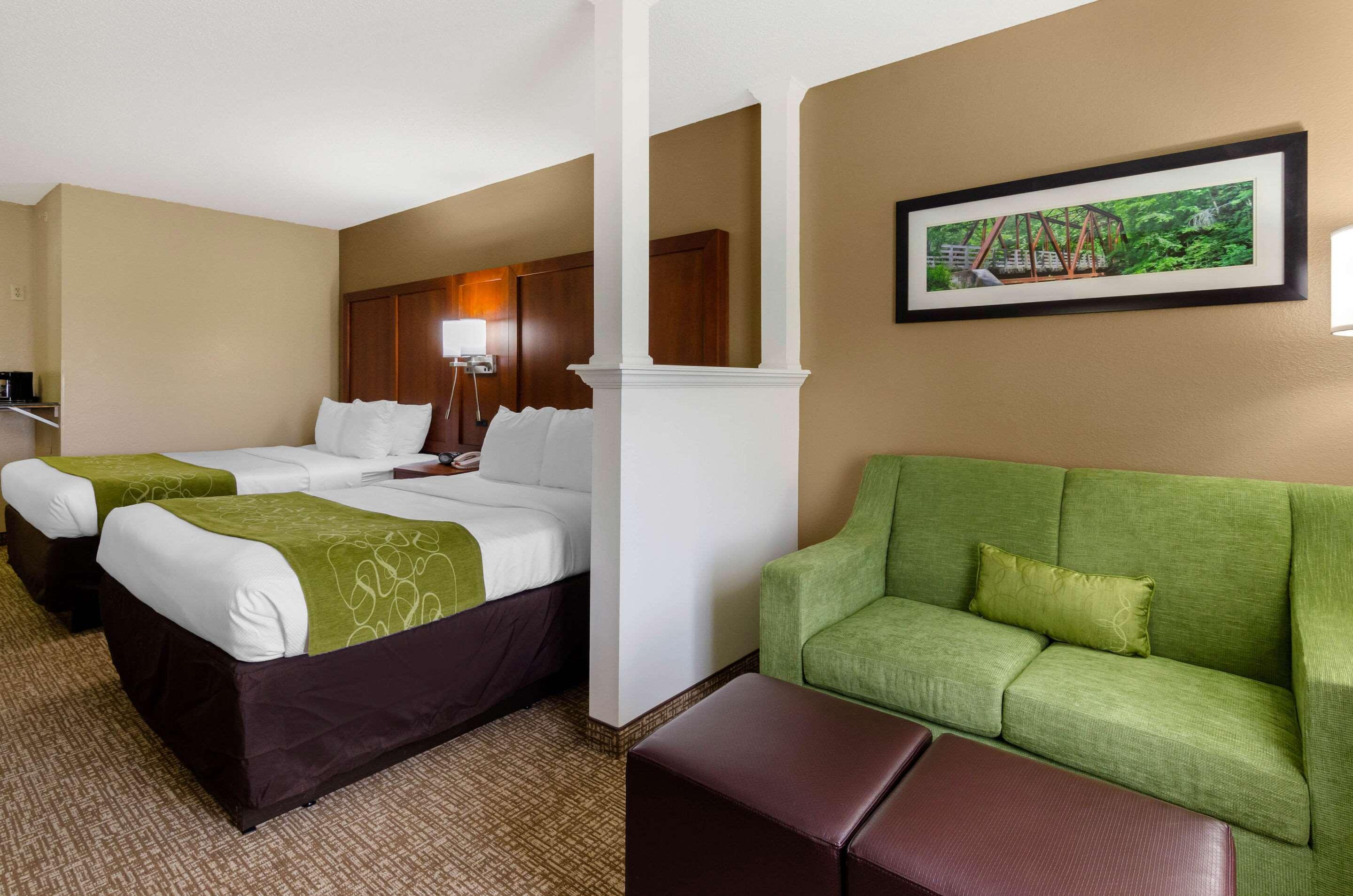 Comfort Suites — photo 5