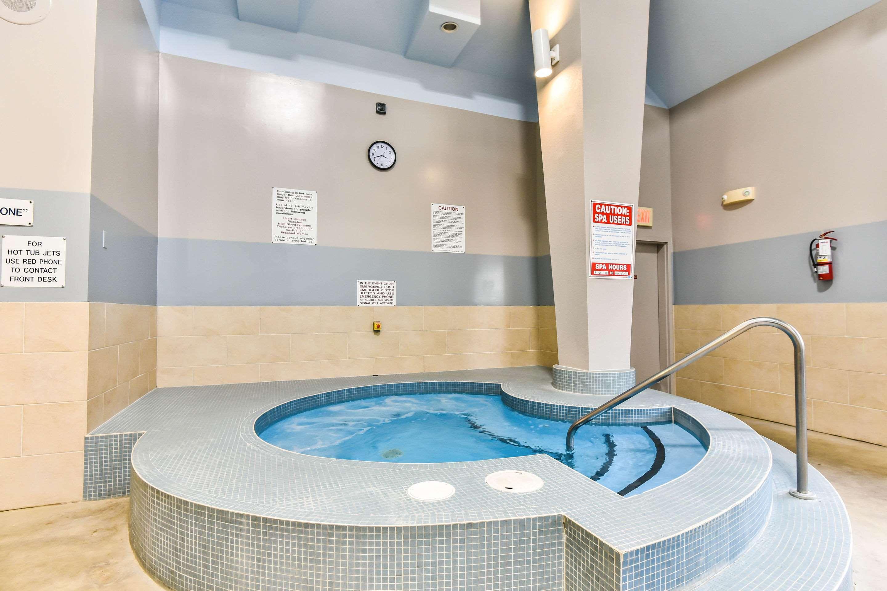 Comfort Inn & Suites Ambassador Bridge — photo 4