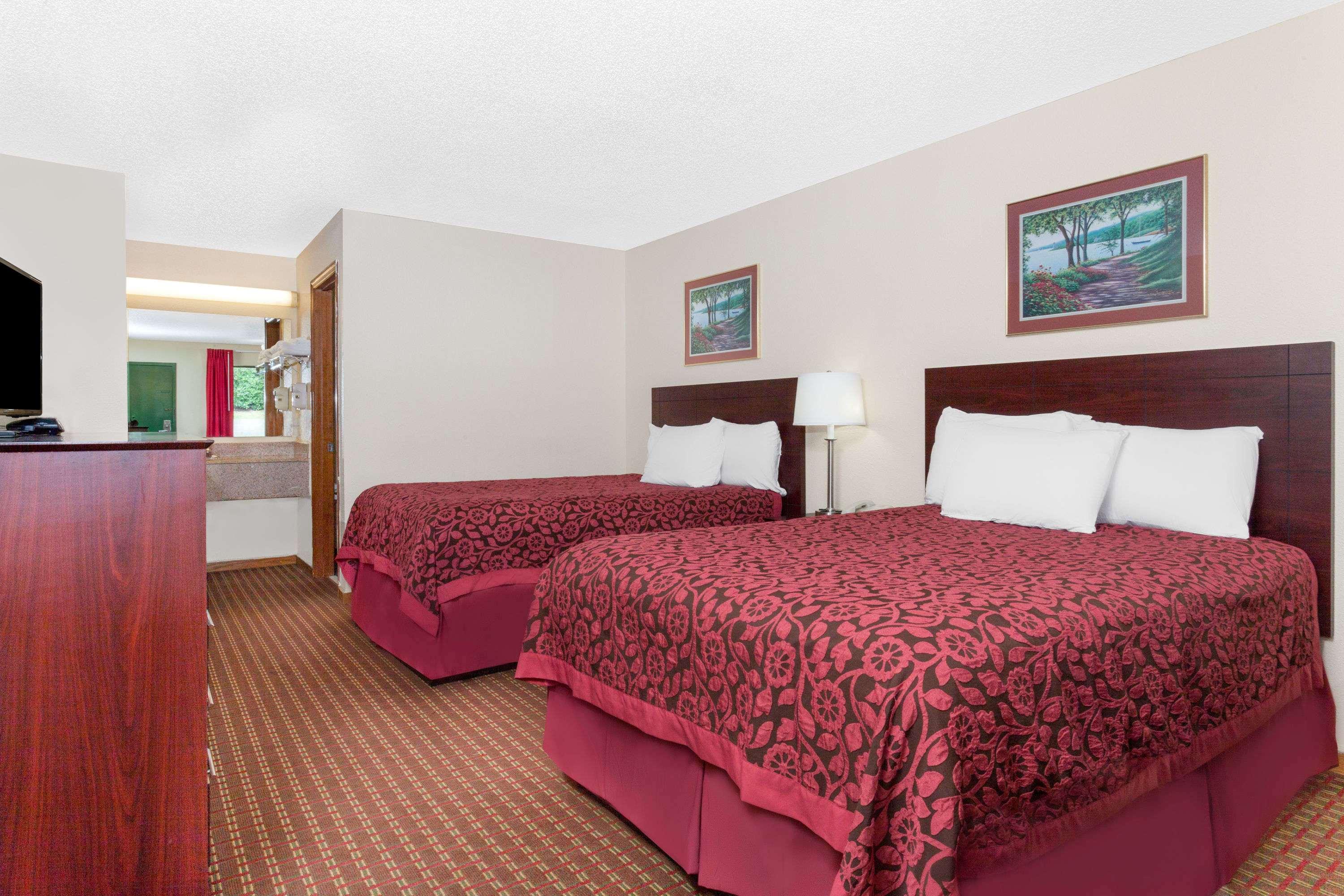 Days Inn Columbia NE Fort Jackson — photo 5