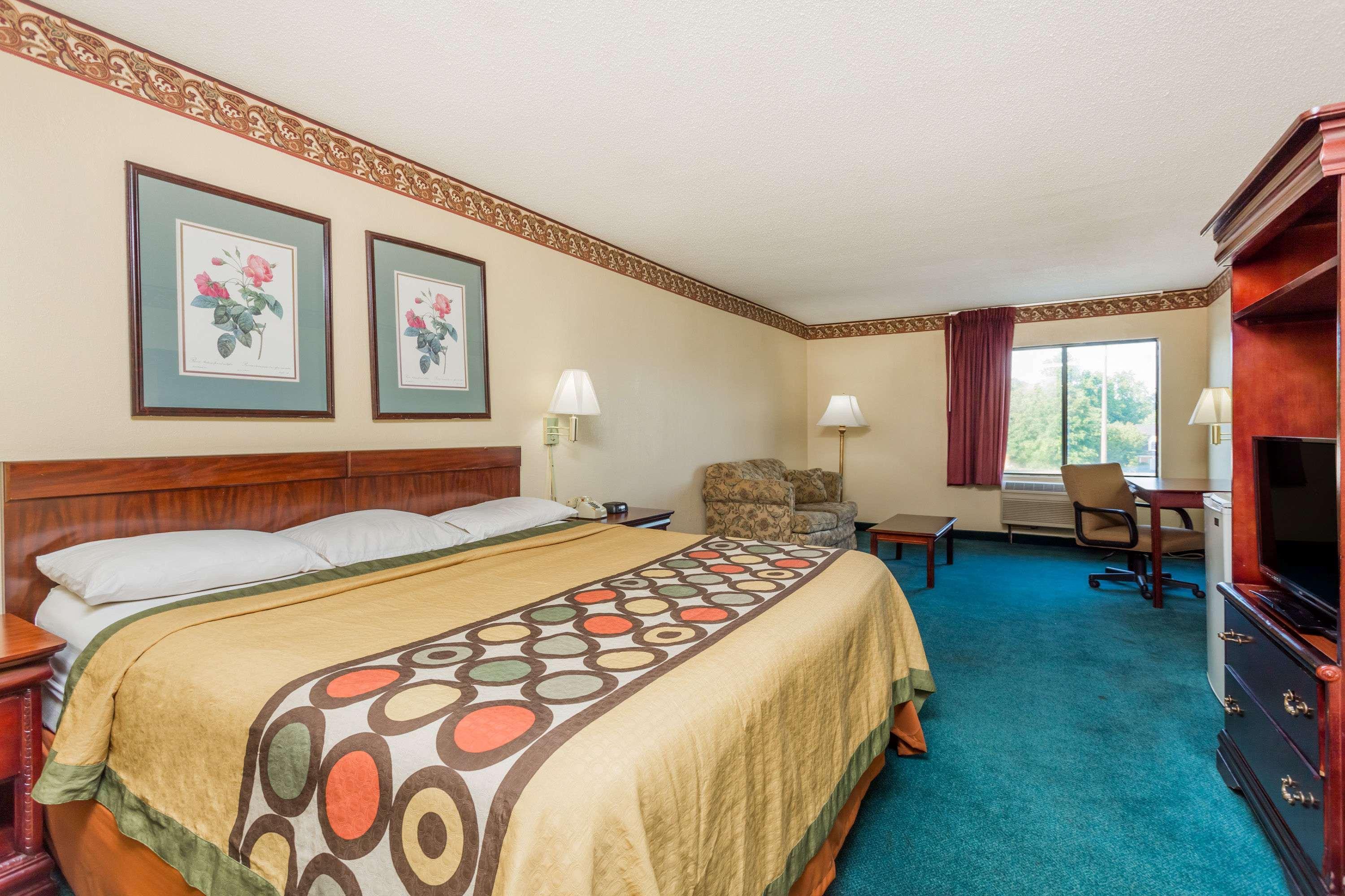 Super 8 by Wyndham Piedmont Greenville Area — photo 4