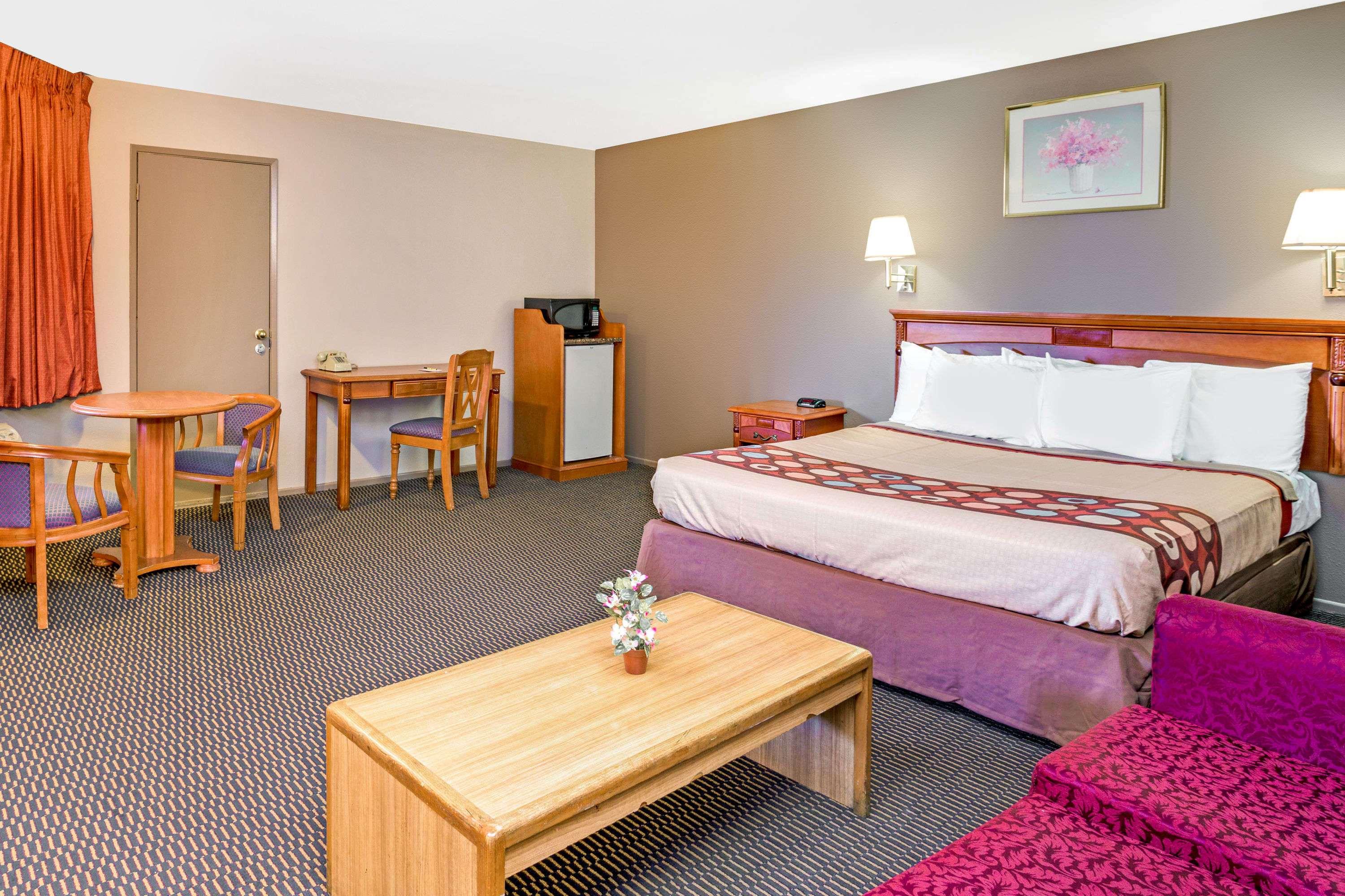Super 8 by Wyndham Upland Ontario CA — photo 4