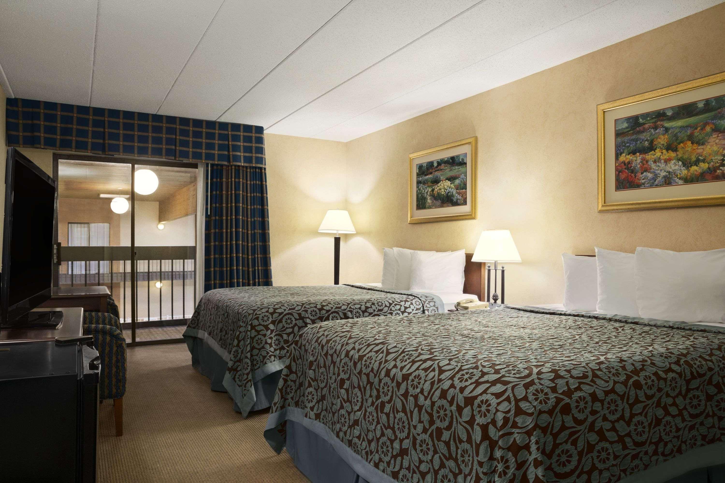 Days Inn by Wyndham Rock Falls — photo 3