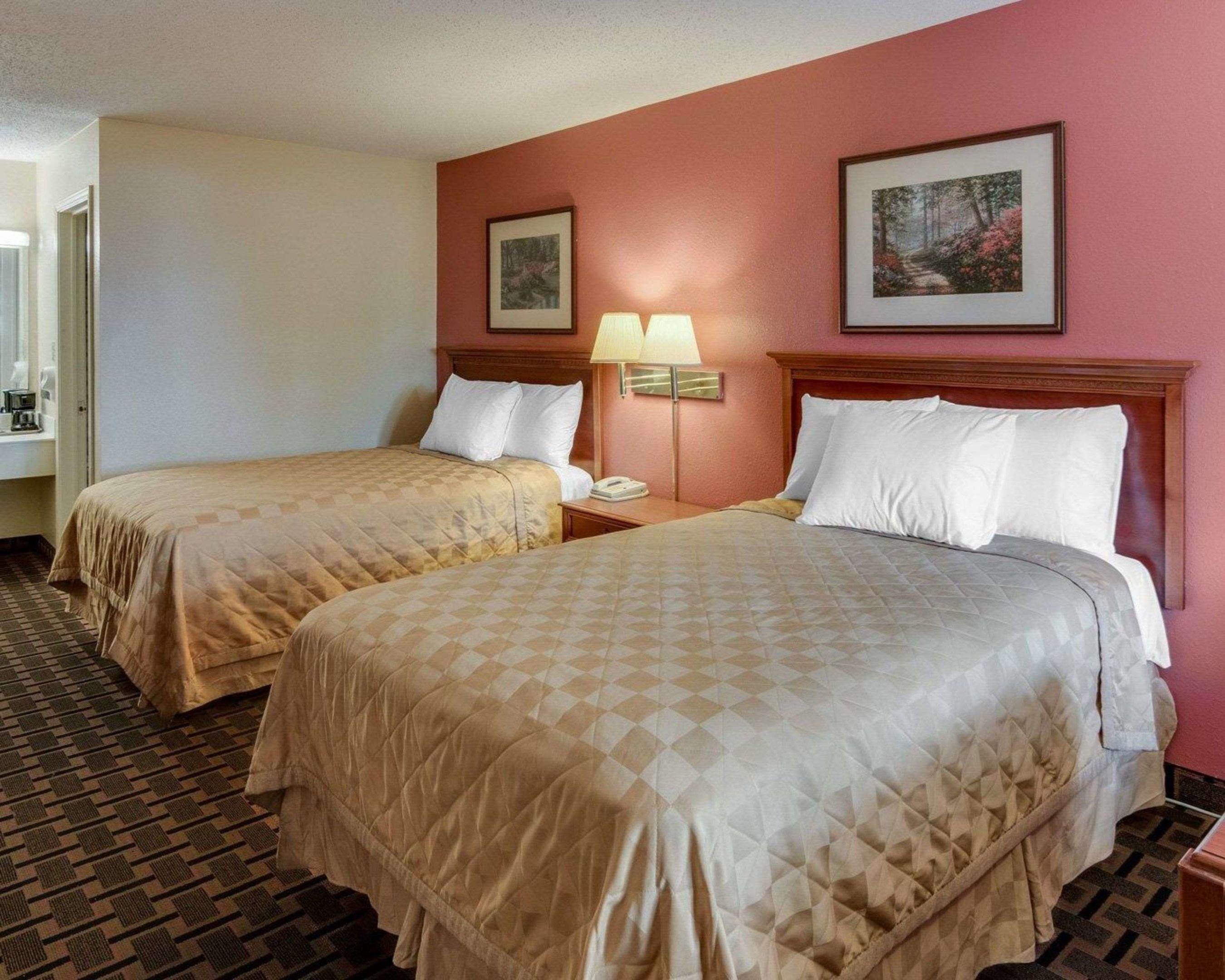 Rodeway Inn & Suites — photo 5