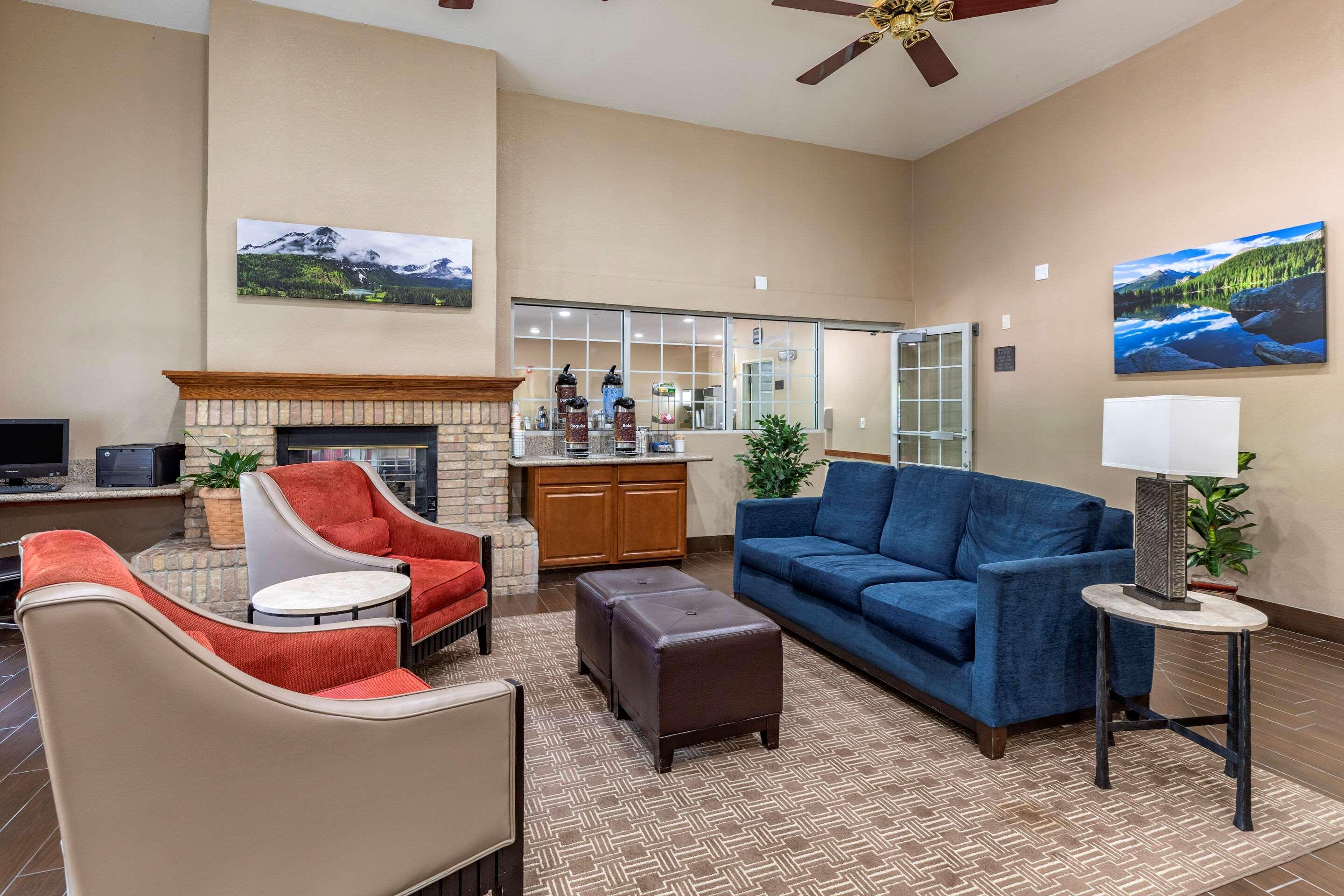 Comfort Suites Fort Collins — photo 5