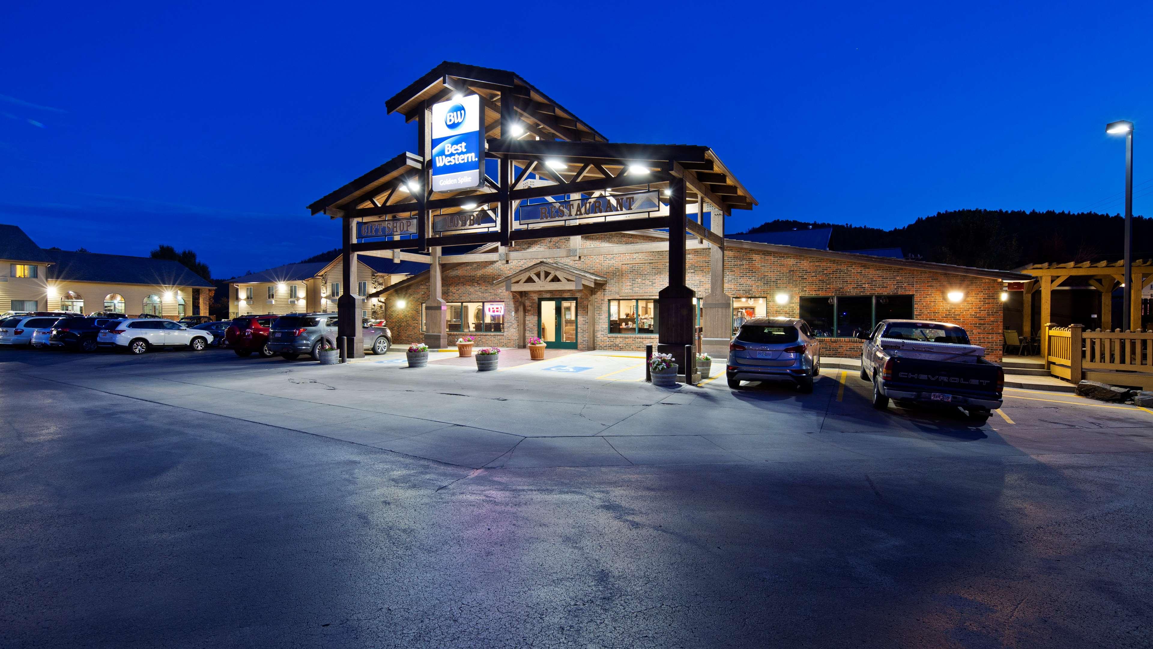 Best Western Golden Spike Inn & Suites — photo 4