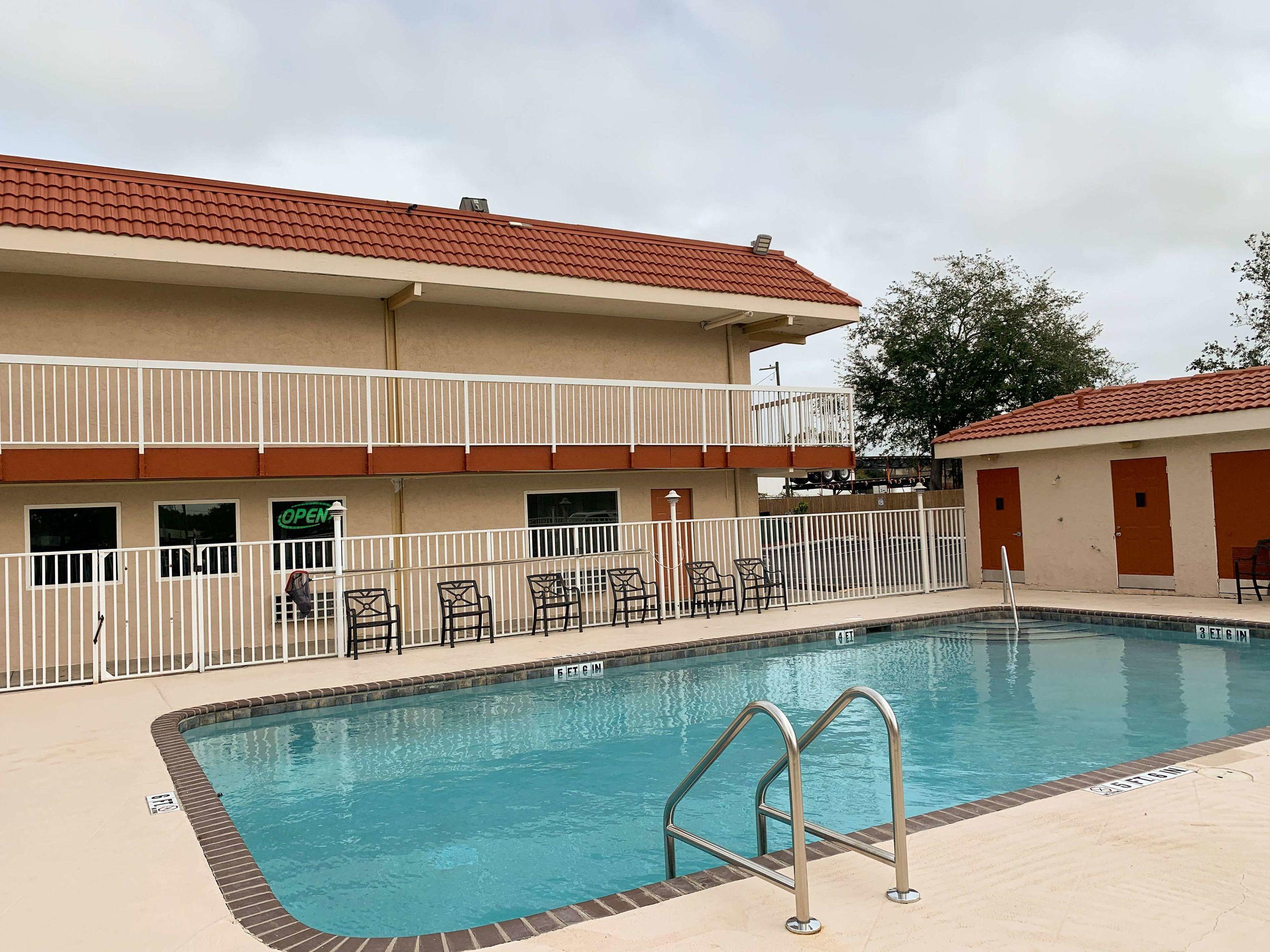 Motel 6 Tampa — photo 5
