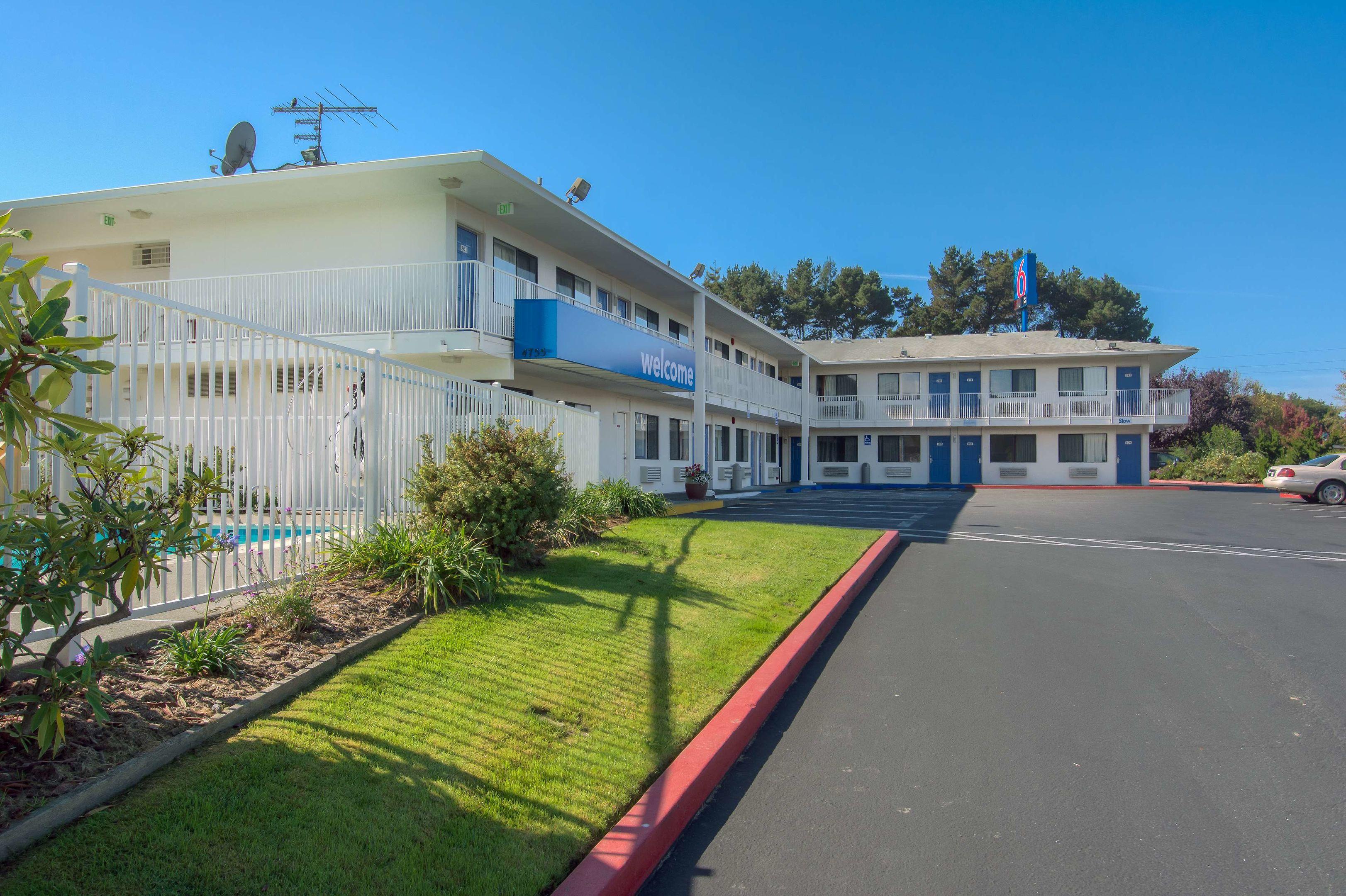 Motel 6 Arcata Humboldt University — photo 5