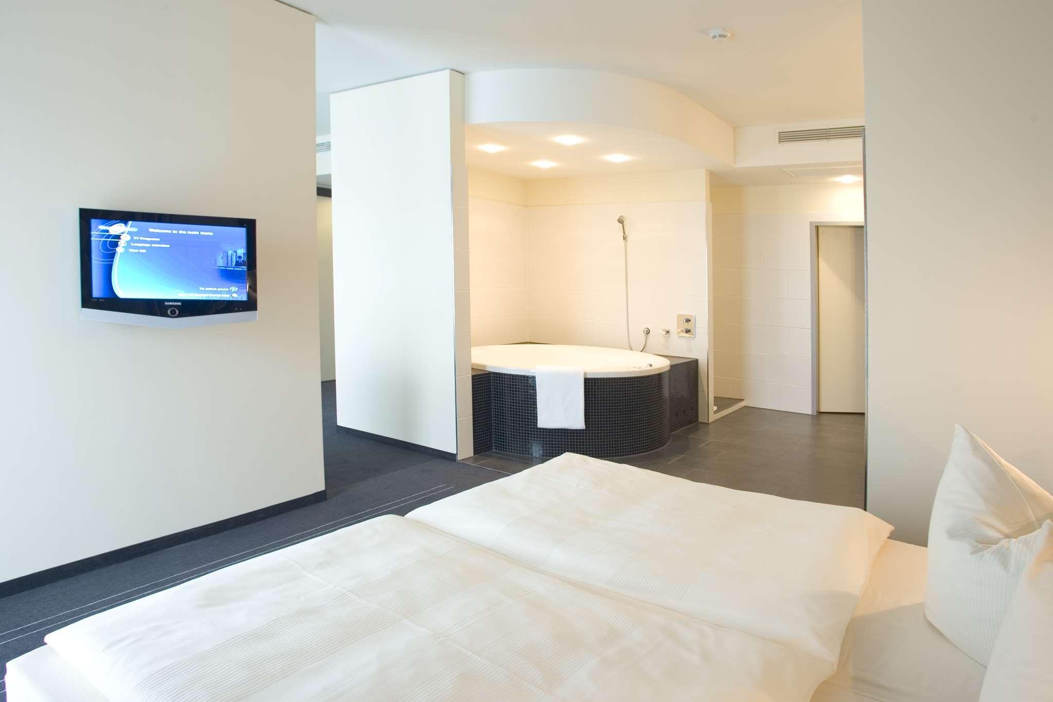 NOVINA HOTEL Herzo-Base — photo 4