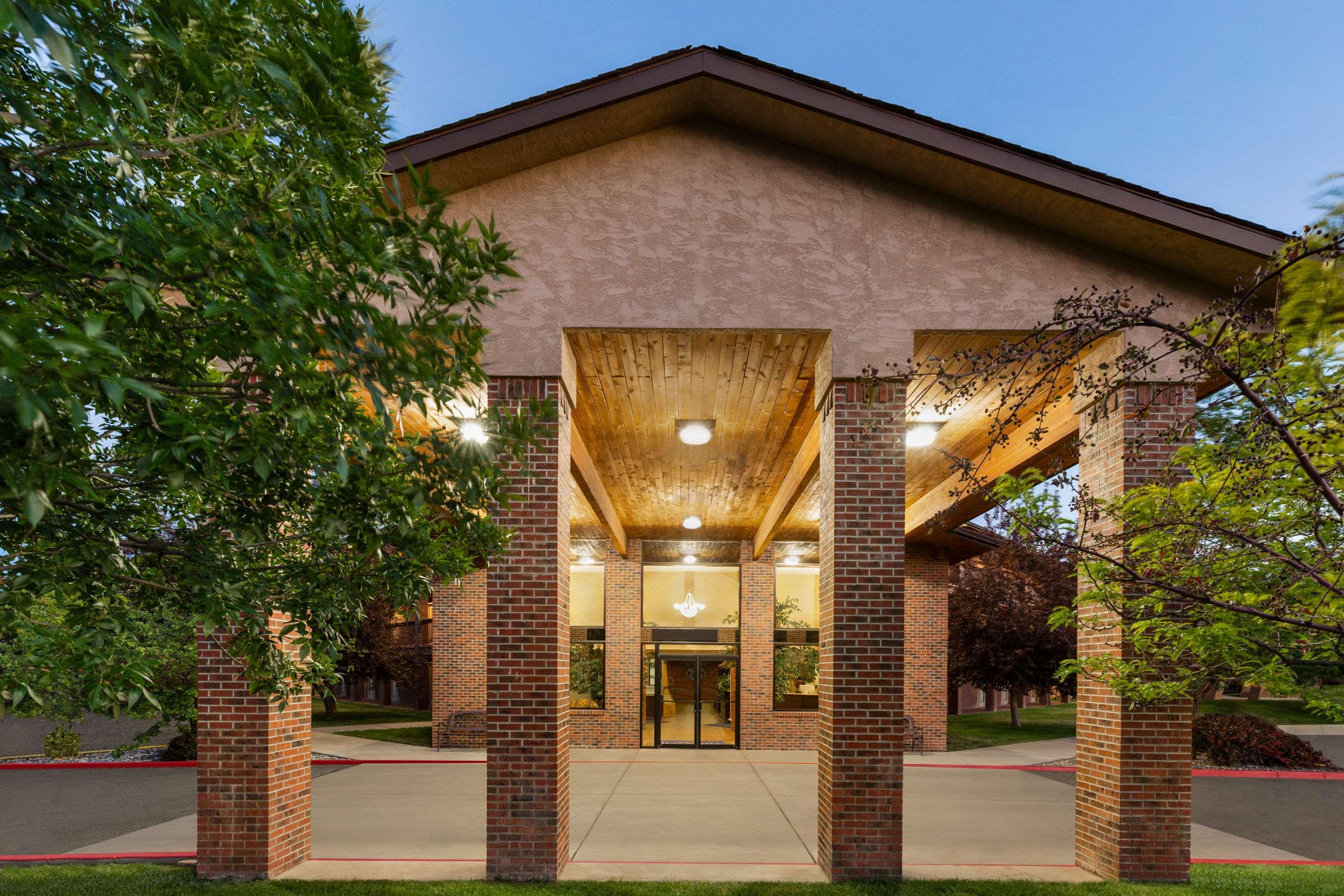 Baymont Inn & Suites Cortez — photo 4
