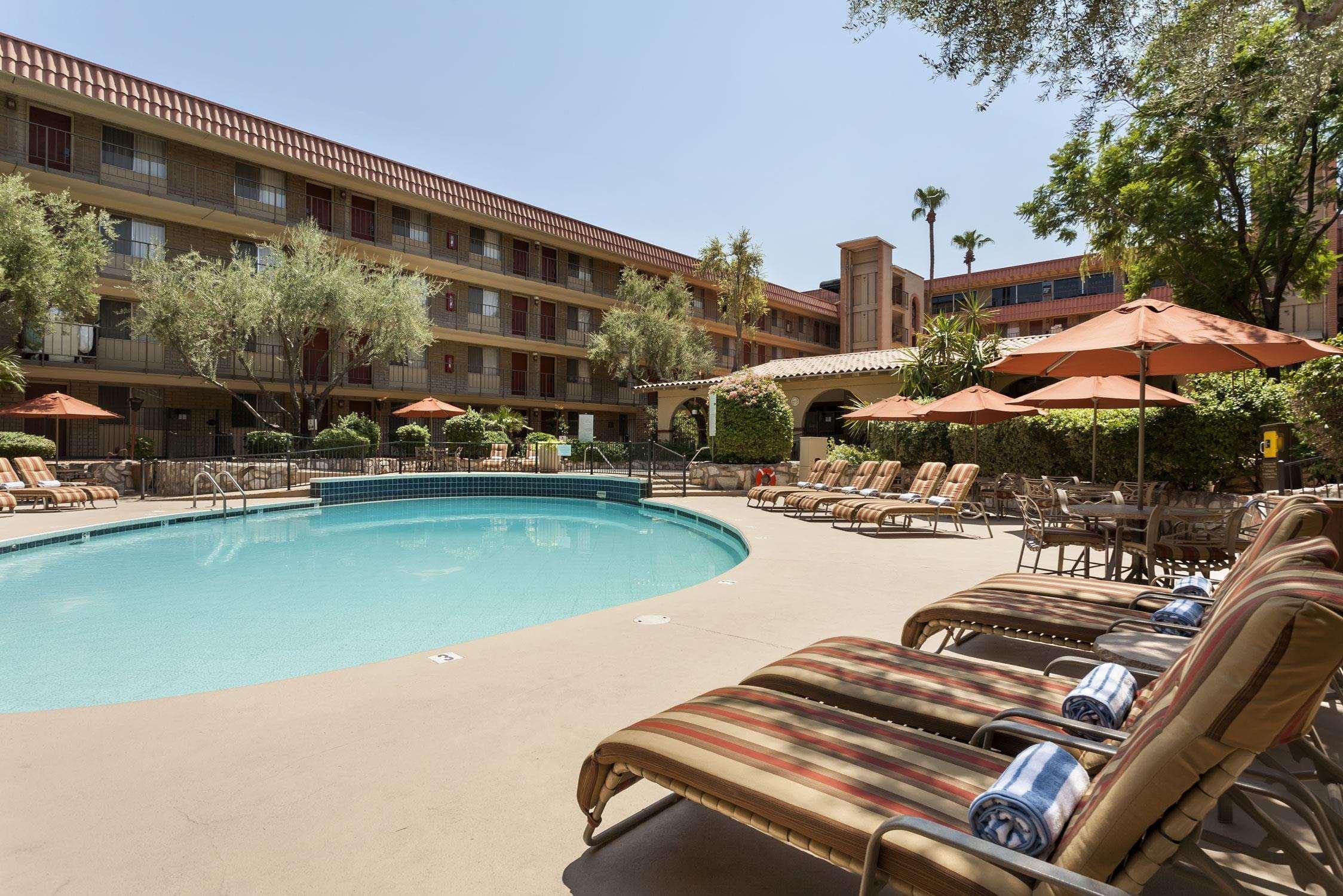 Embassy Suites by Hilton Phoenix Airport — photo 5