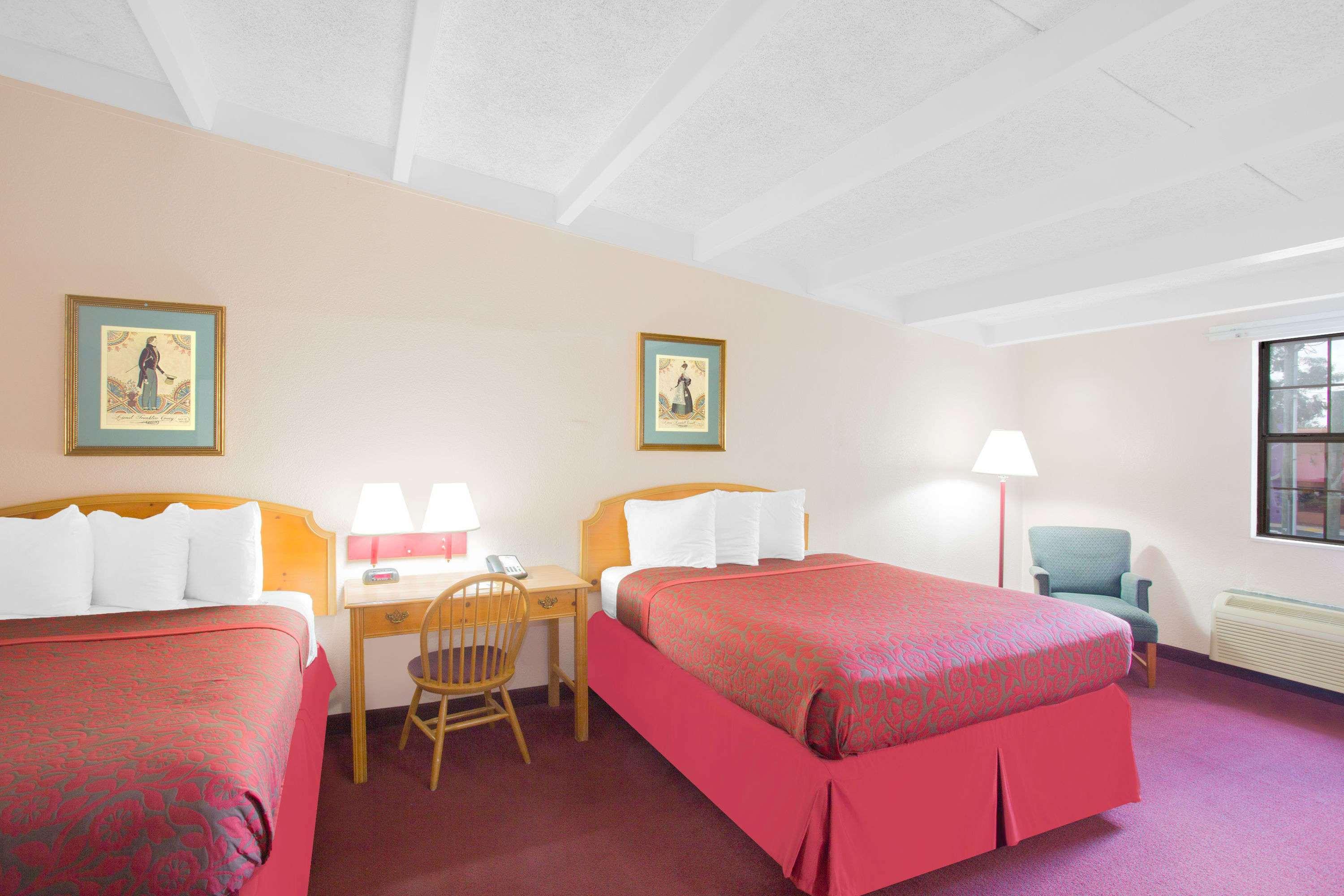 Days Inn by Wyndham Tallahassee University Center — photo 4