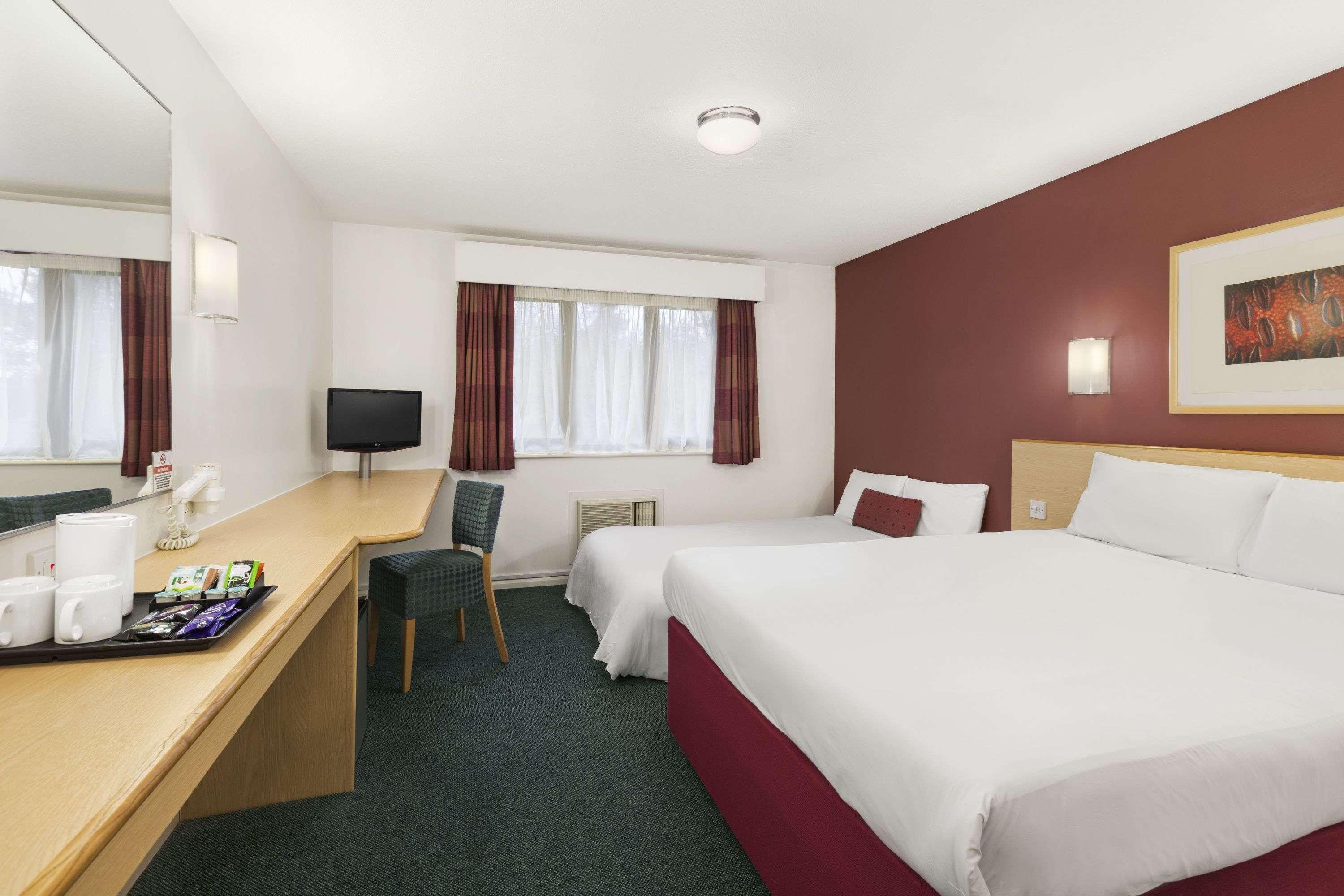 Days Inn by Wyndham London Stansted Airport — photo 5
