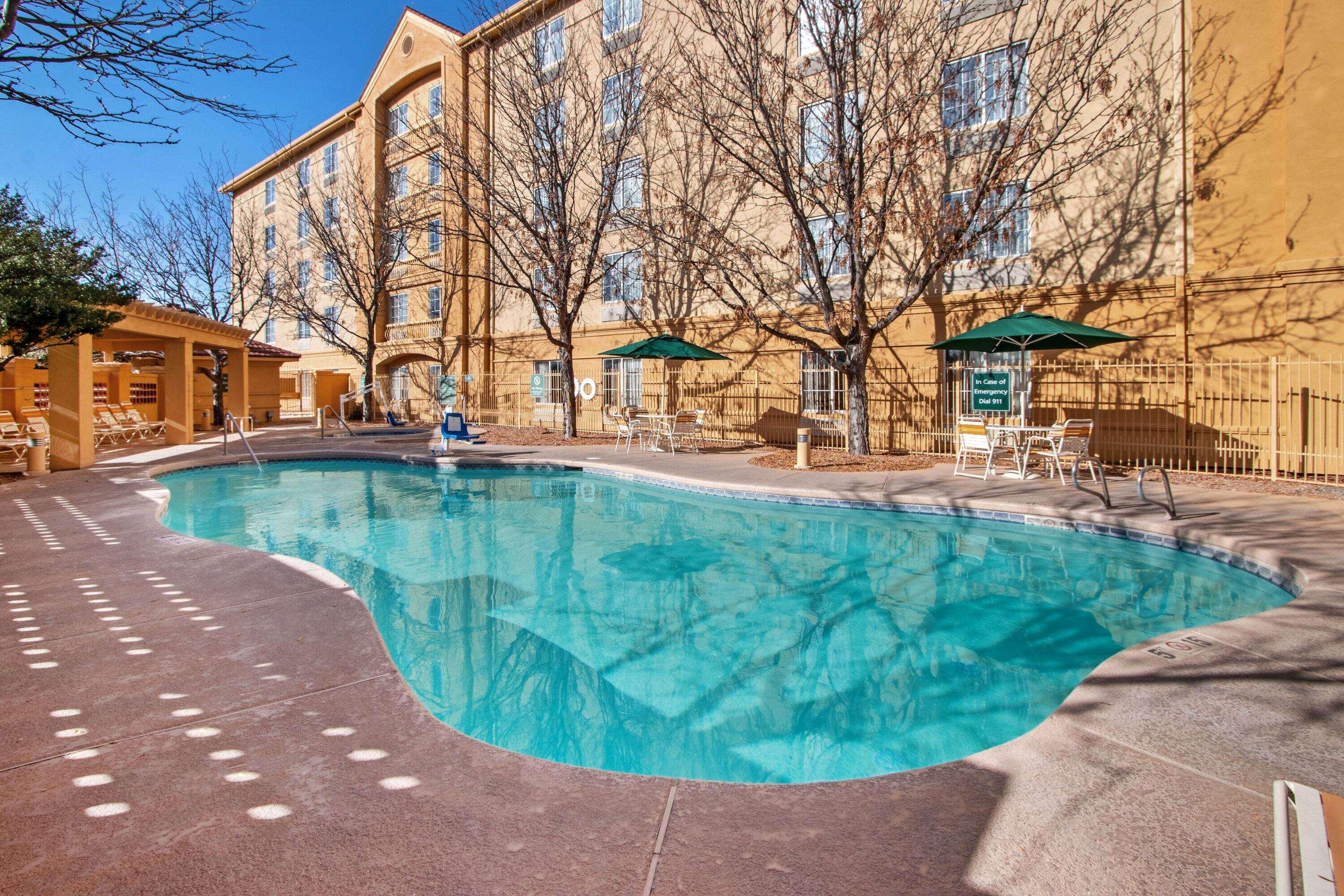 La Quinta Inn & Suites Albuquerque West — photo 4