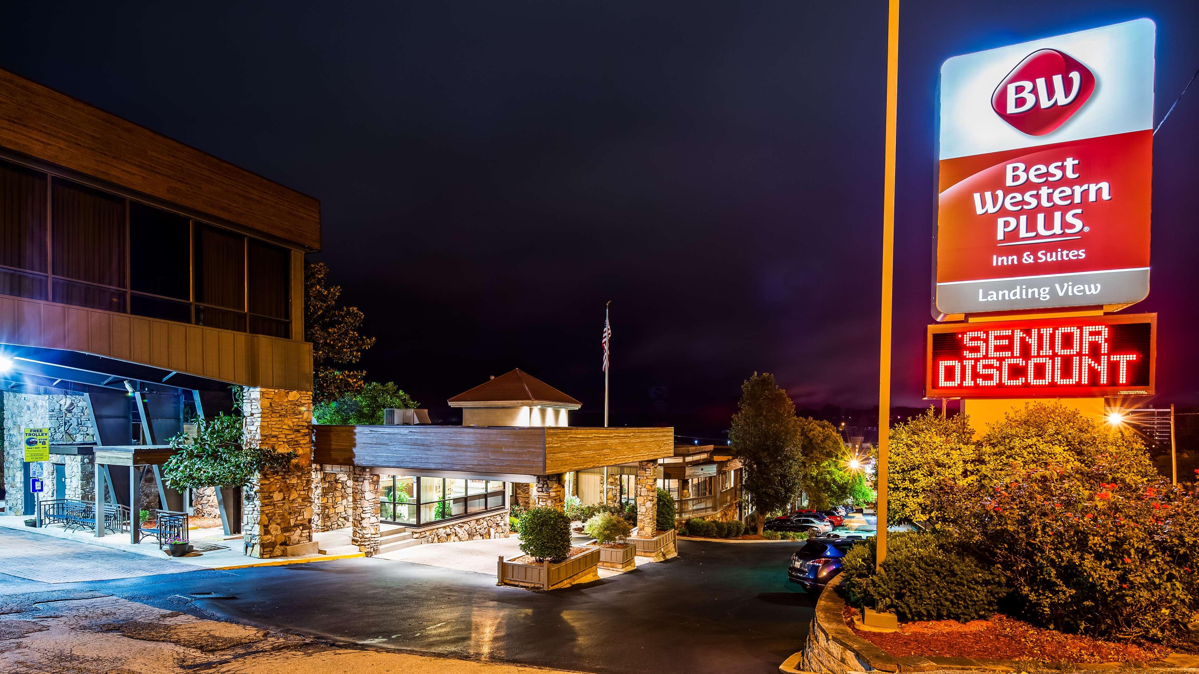 Best Western Plus Landing View Inn & Suites — photo 4