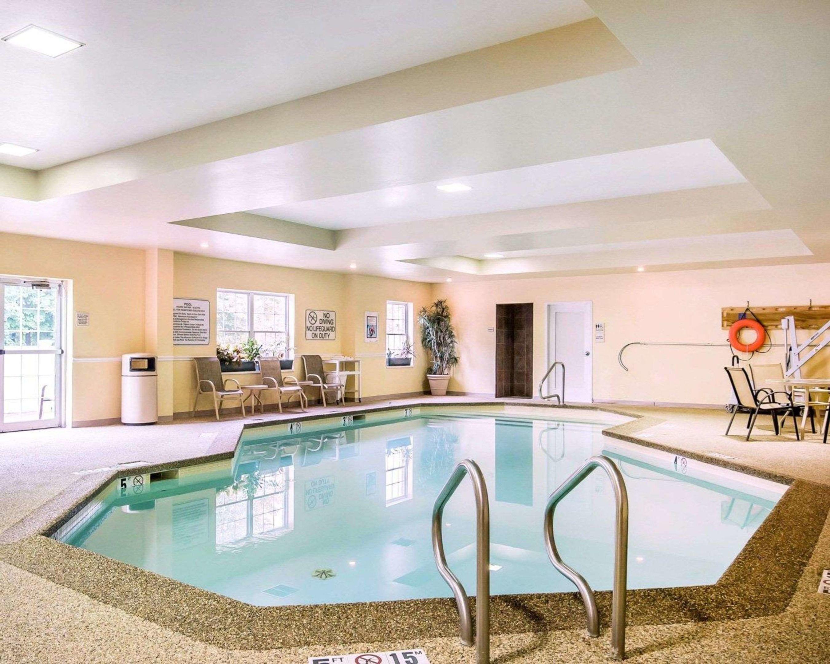 Comfort Inn & Suites — photo 3