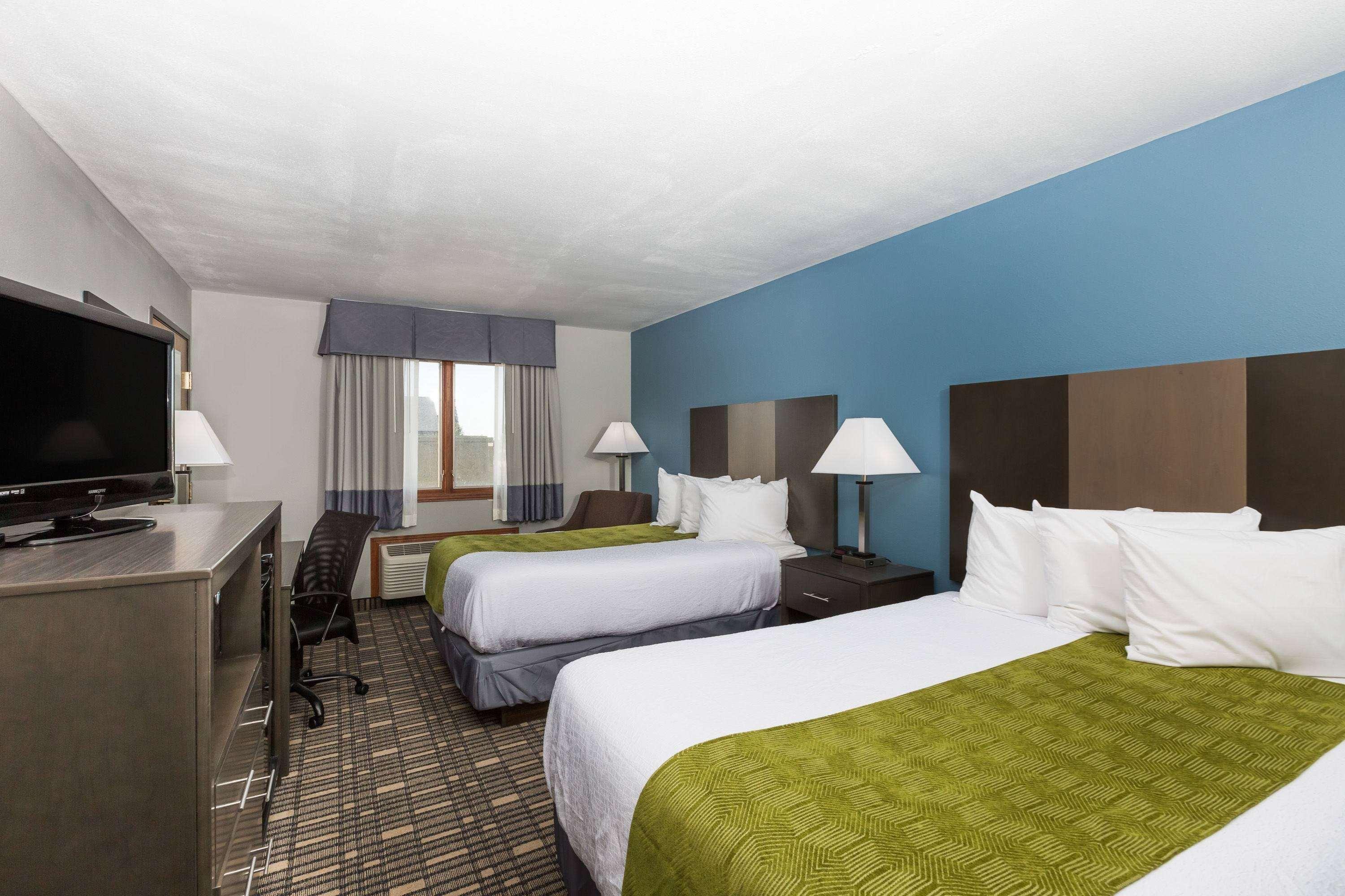 Baymont by Wyndham Pella — photo 4