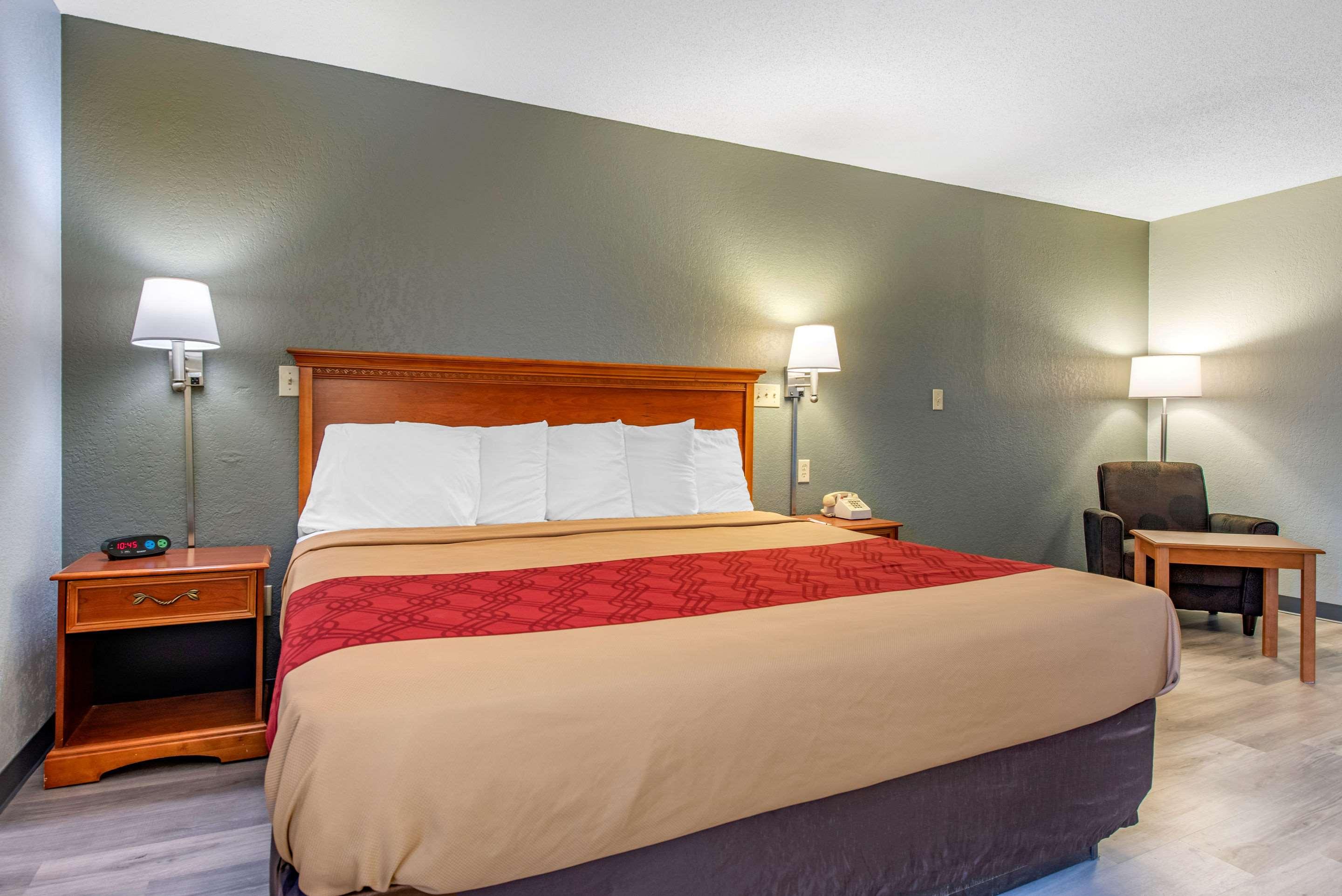 Econo Lodge — photo 5