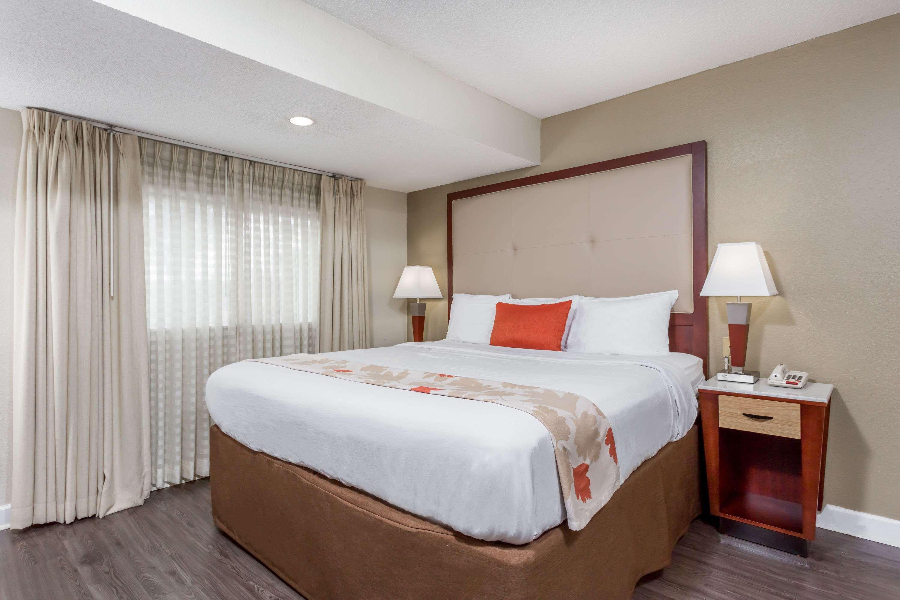 Hawthorn Suites by Wyndham North Charleston SC — photo 4