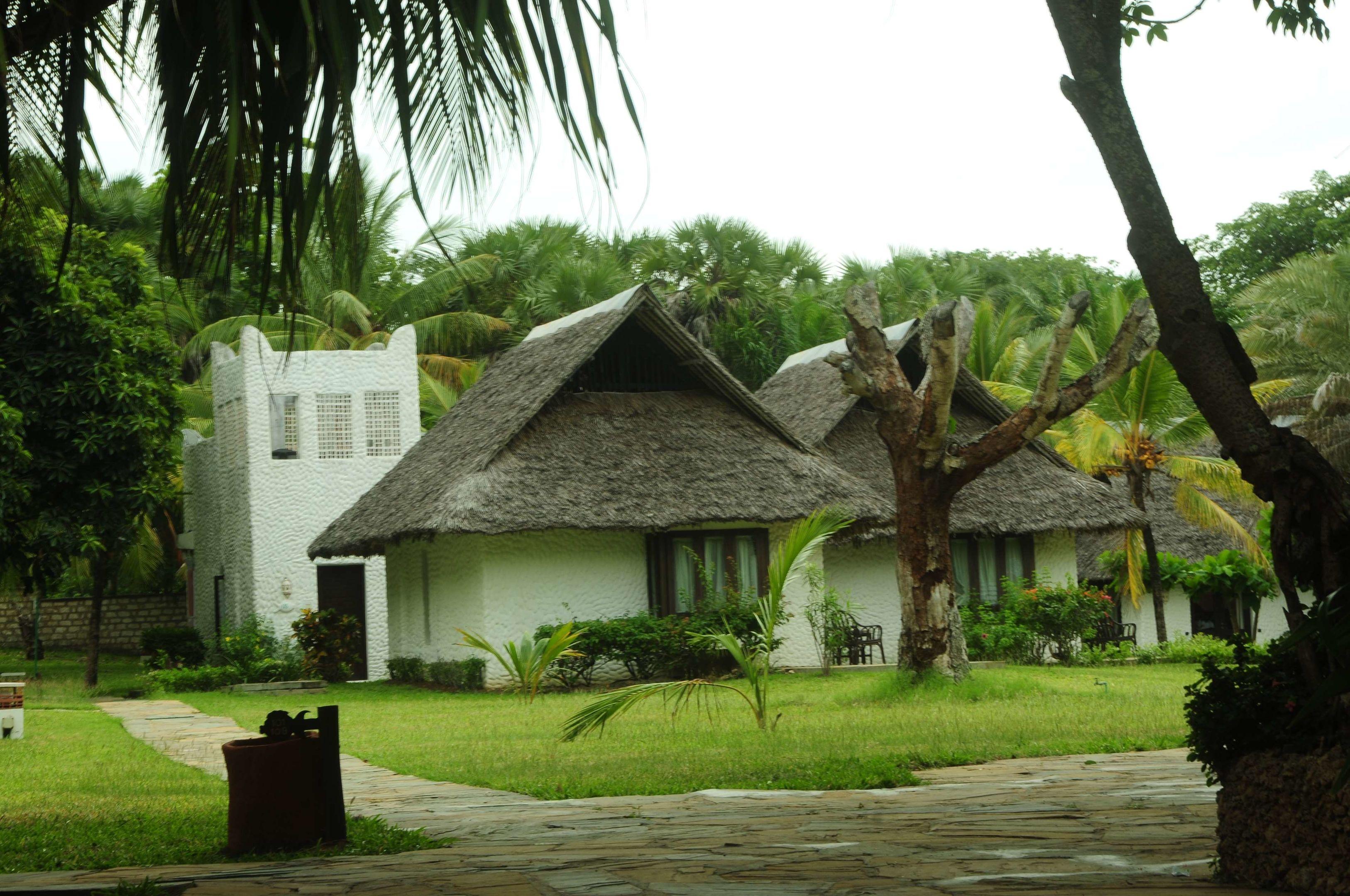Jacaranda Indian Ocean Beach Resort — photo 3