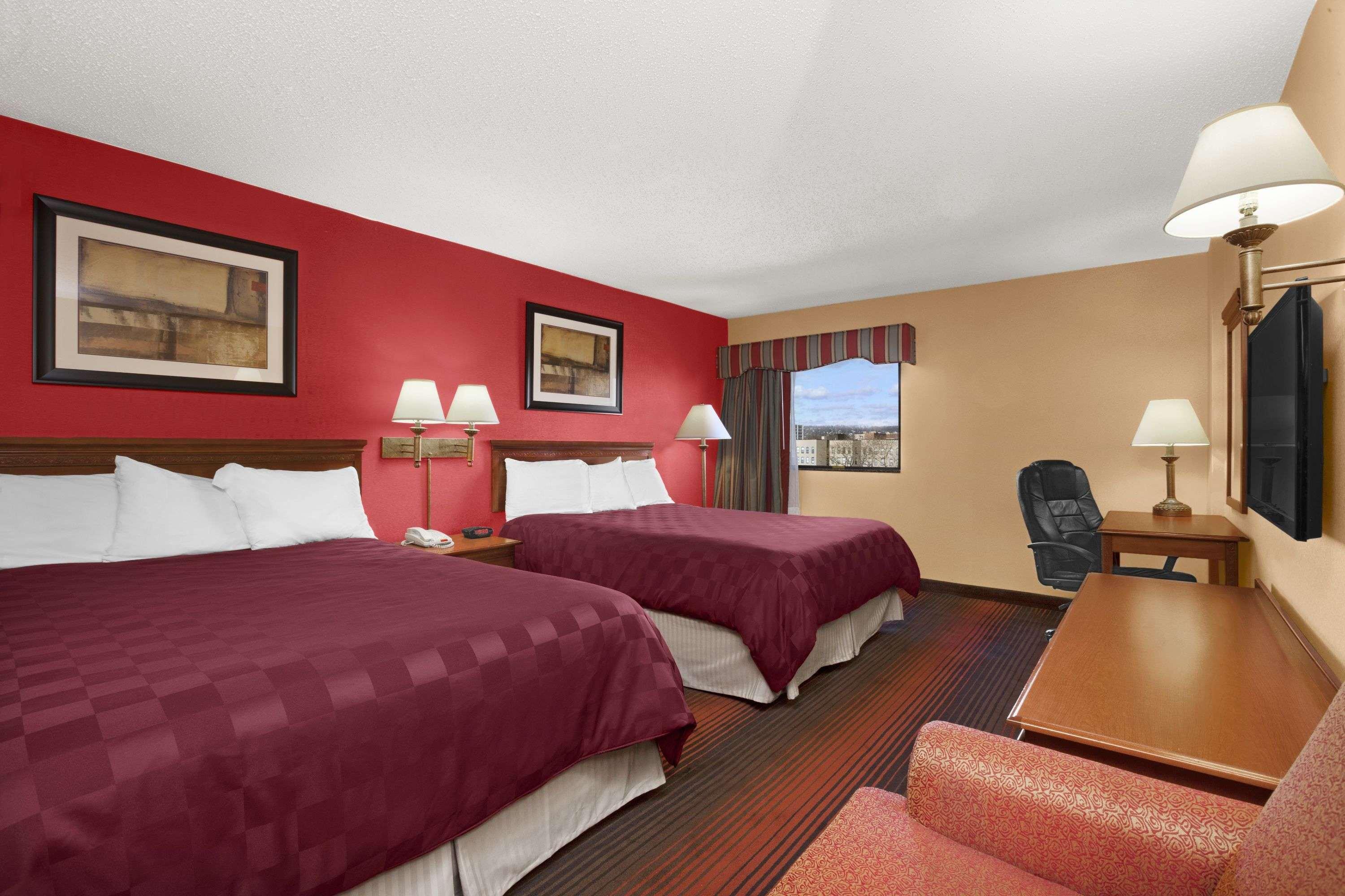 Ramada East Orange — photo 5
