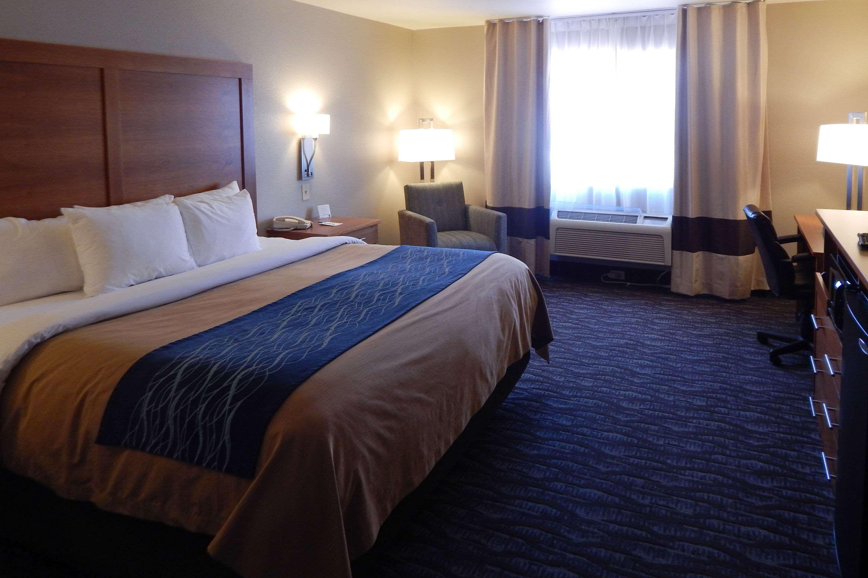 Comfort Inn & Suites — photo 5